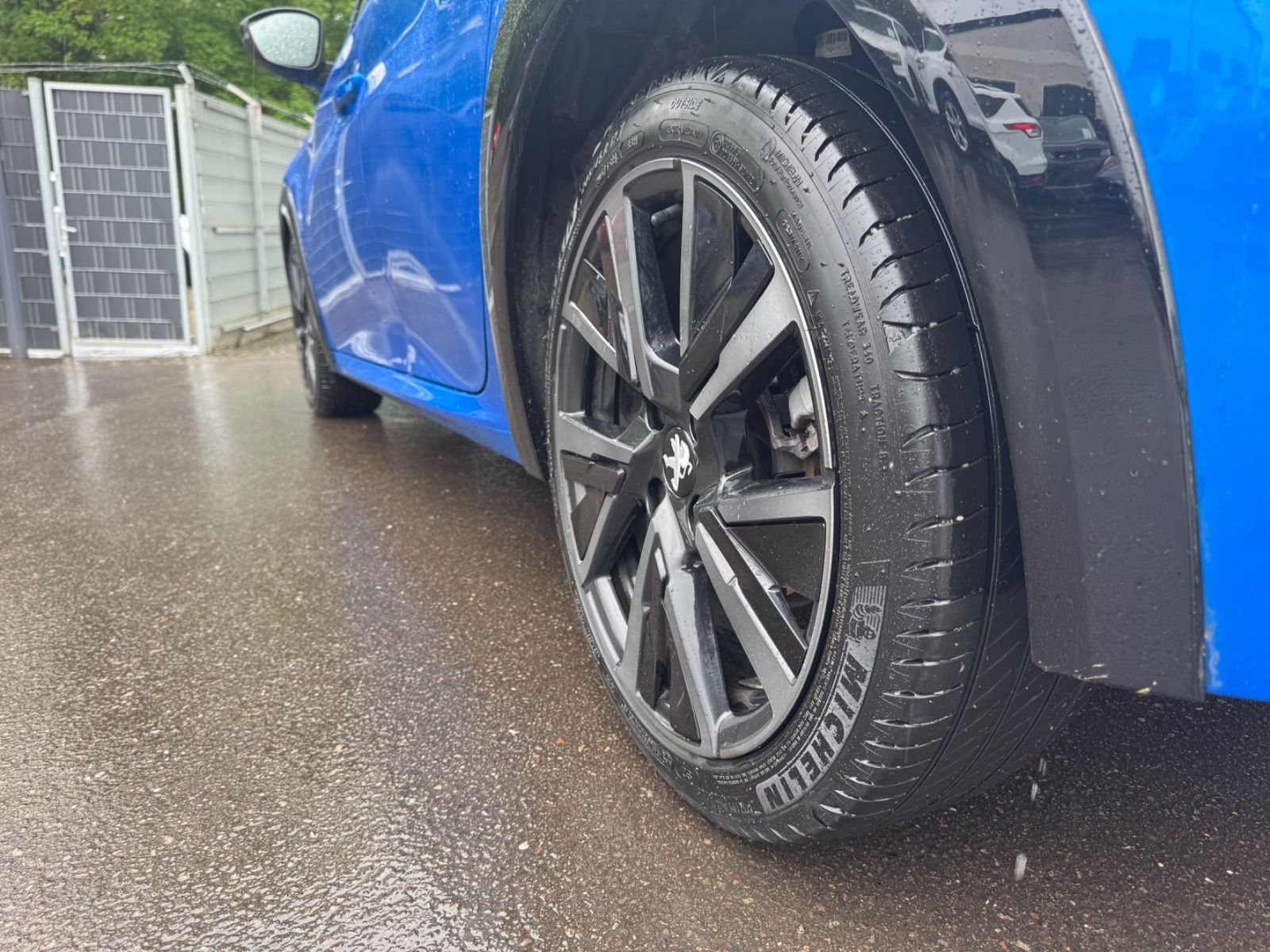 Fahrzeugabbildung Peugeot 208 GT LINE *AUT*LED*NAVI*SHZ*VIRTUELL*ALU*