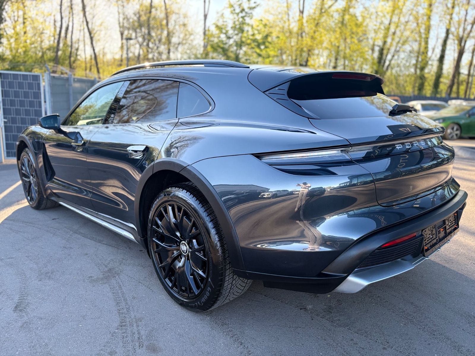 Fahrzeugabbildung Porsche TAYCAN CROSS TURISMO 4*PASM*KAMERA*PANORAMA*LED*