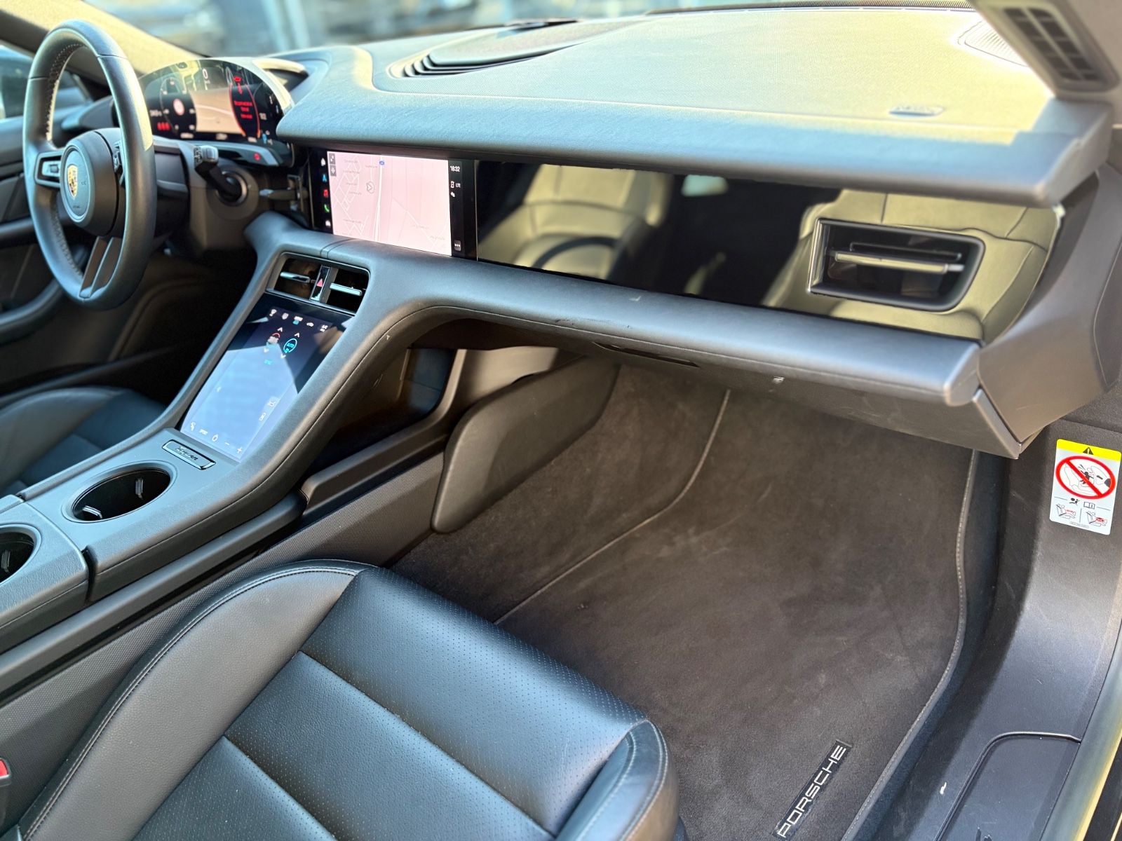 Fahrzeugabbildung Porsche TAYCAN CROSS TURISMO 4*PASM*KAMERA*PANORAMA*LED*