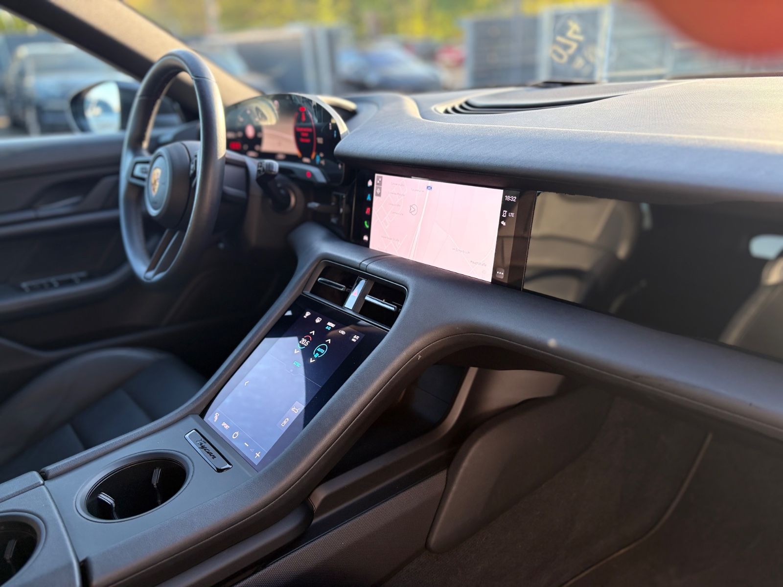 Fahrzeugabbildung Porsche TAYCAN CROSS TURISMO 4*PASM*KAMERA*PANORAMA*LED*