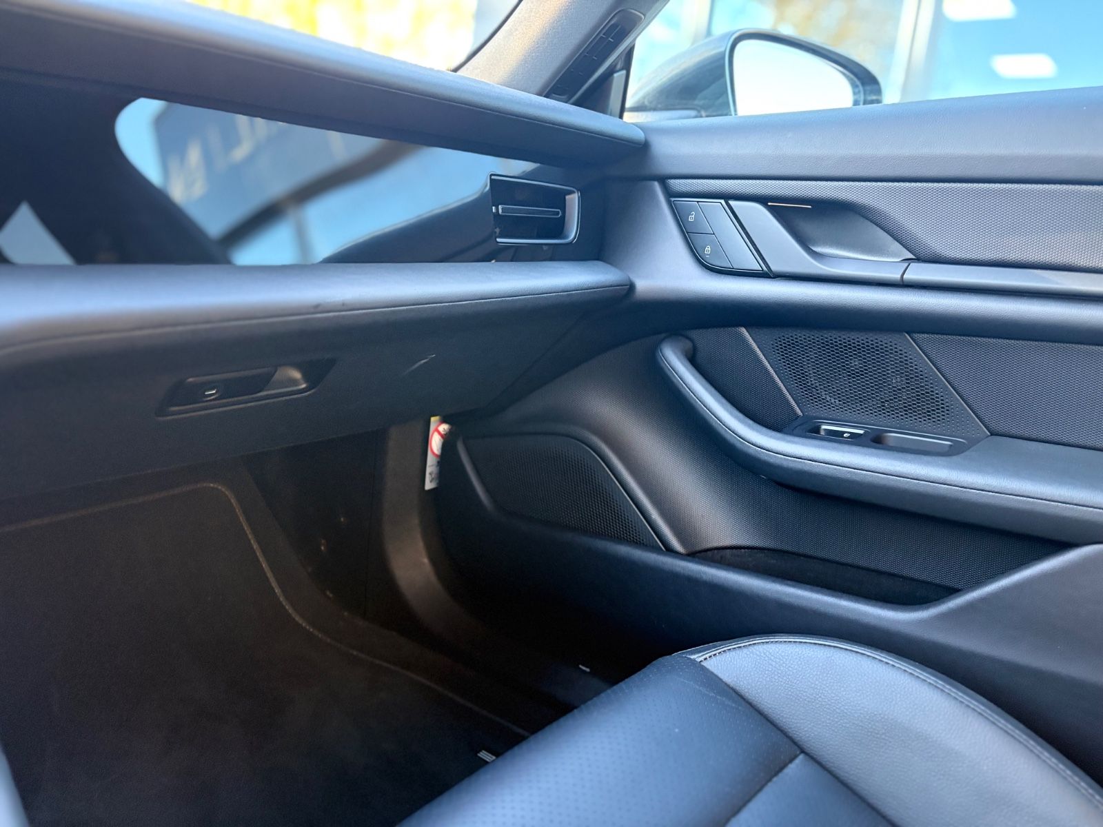 Fahrzeugabbildung Porsche TAYCAN CROSS TURISMO 4*PASM*KAMERA*PANORAMA*LED*