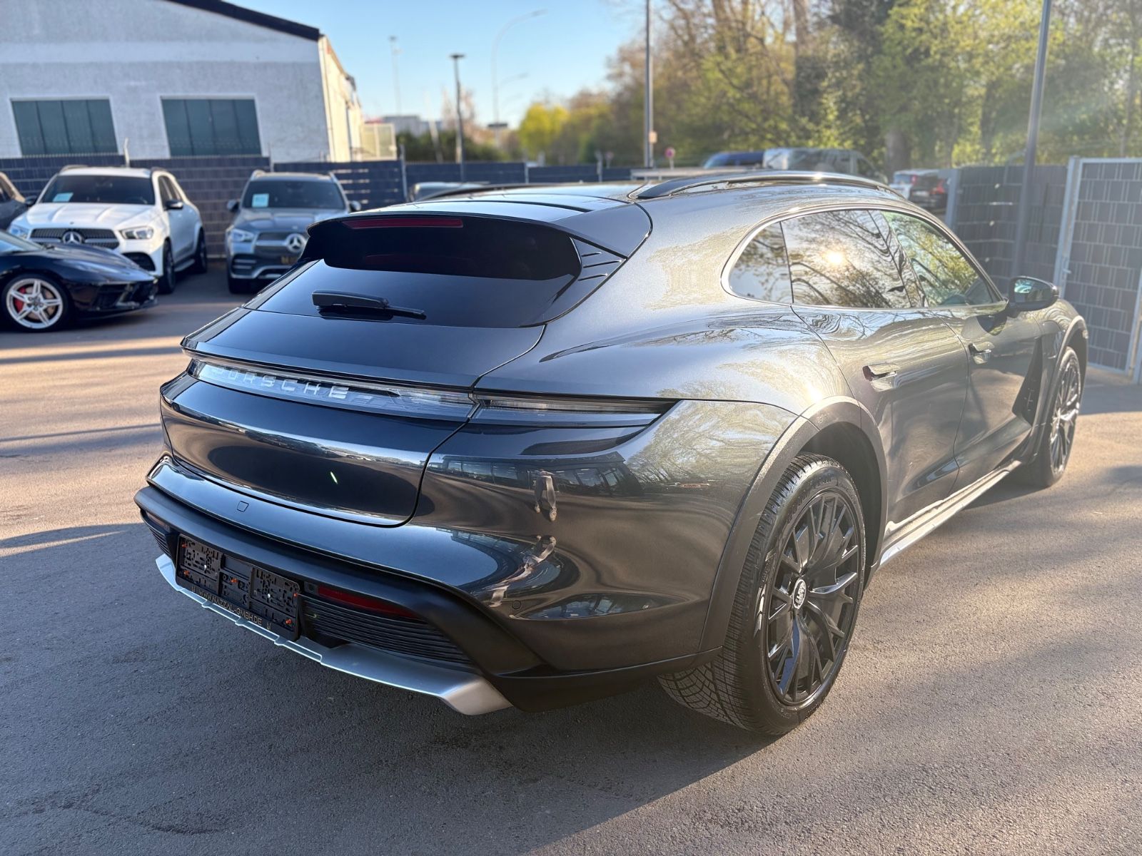 Fahrzeugabbildung Porsche TAYCAN CROSS TURISMO 4*PASM*KAMERA*PANORAMA*LED*