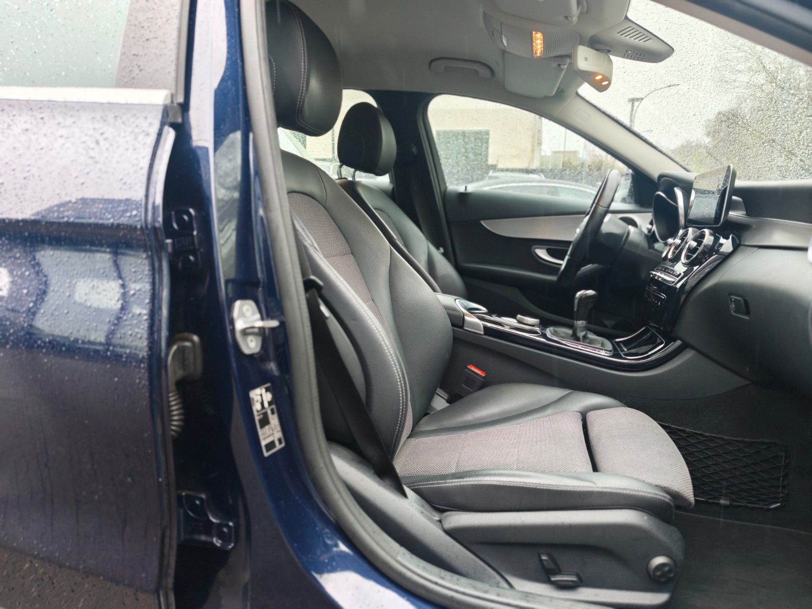 Fahrzeugabbildung Mercedes-Benz C 200 T-MODELL AVANTGARDE *LED*KAM*AHK*FACELIFT*