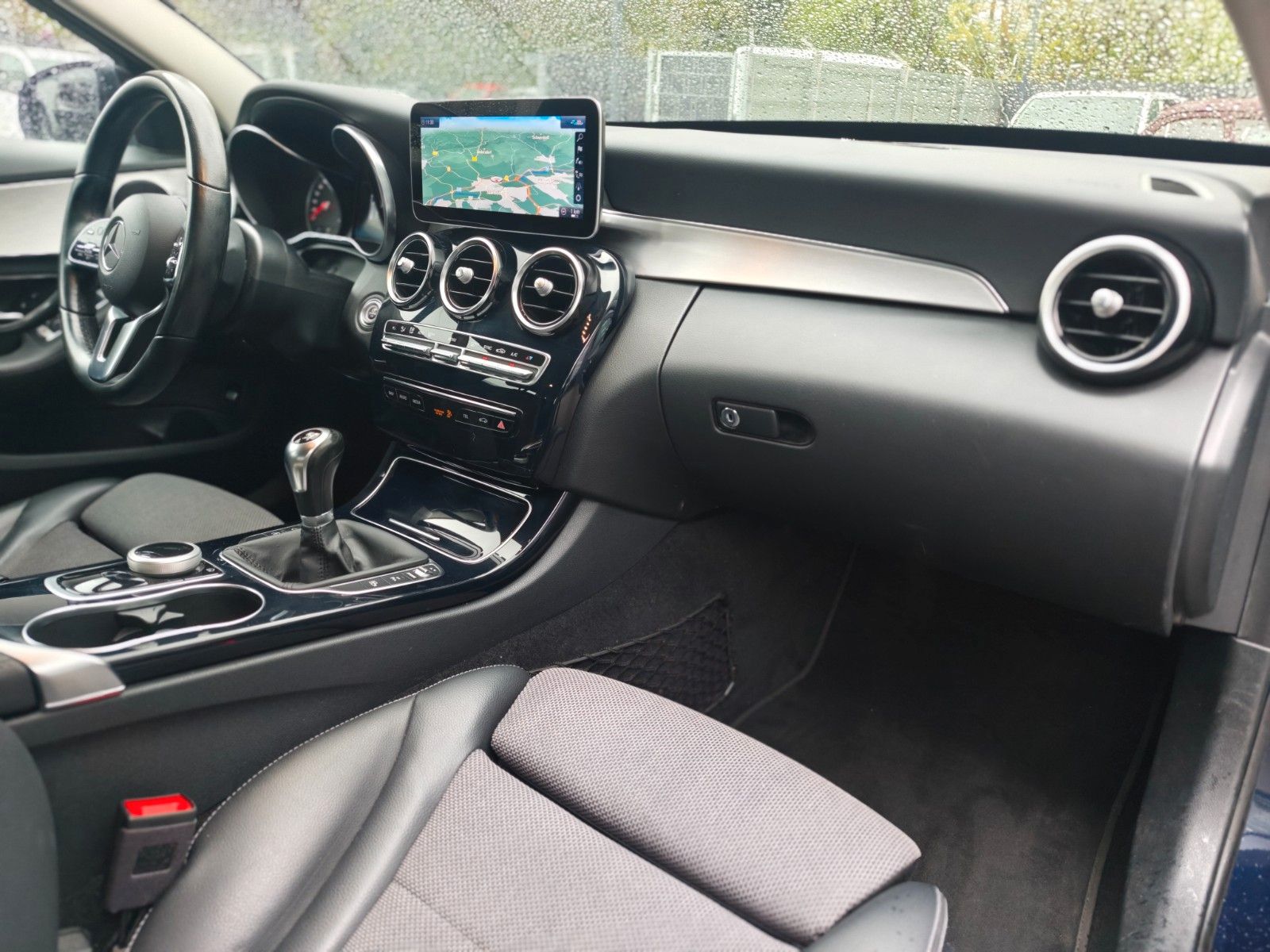 Fahrzeugabbildung Mercedes-Benz C 200 T-MODELL AVANTGARDE *LED*KAM*AHK*FACELIFT*
