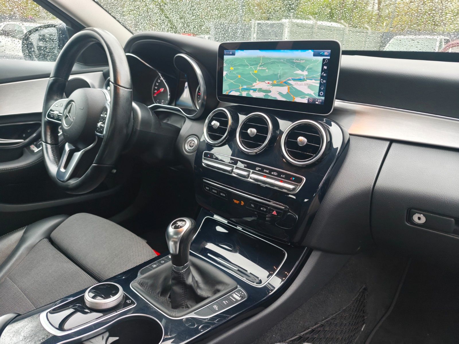 Fahrzeugabbildung Mercedes-Benz C 200 T-MODELL AVANTGARDE *LED*KAM*AHK*FACELIFT*