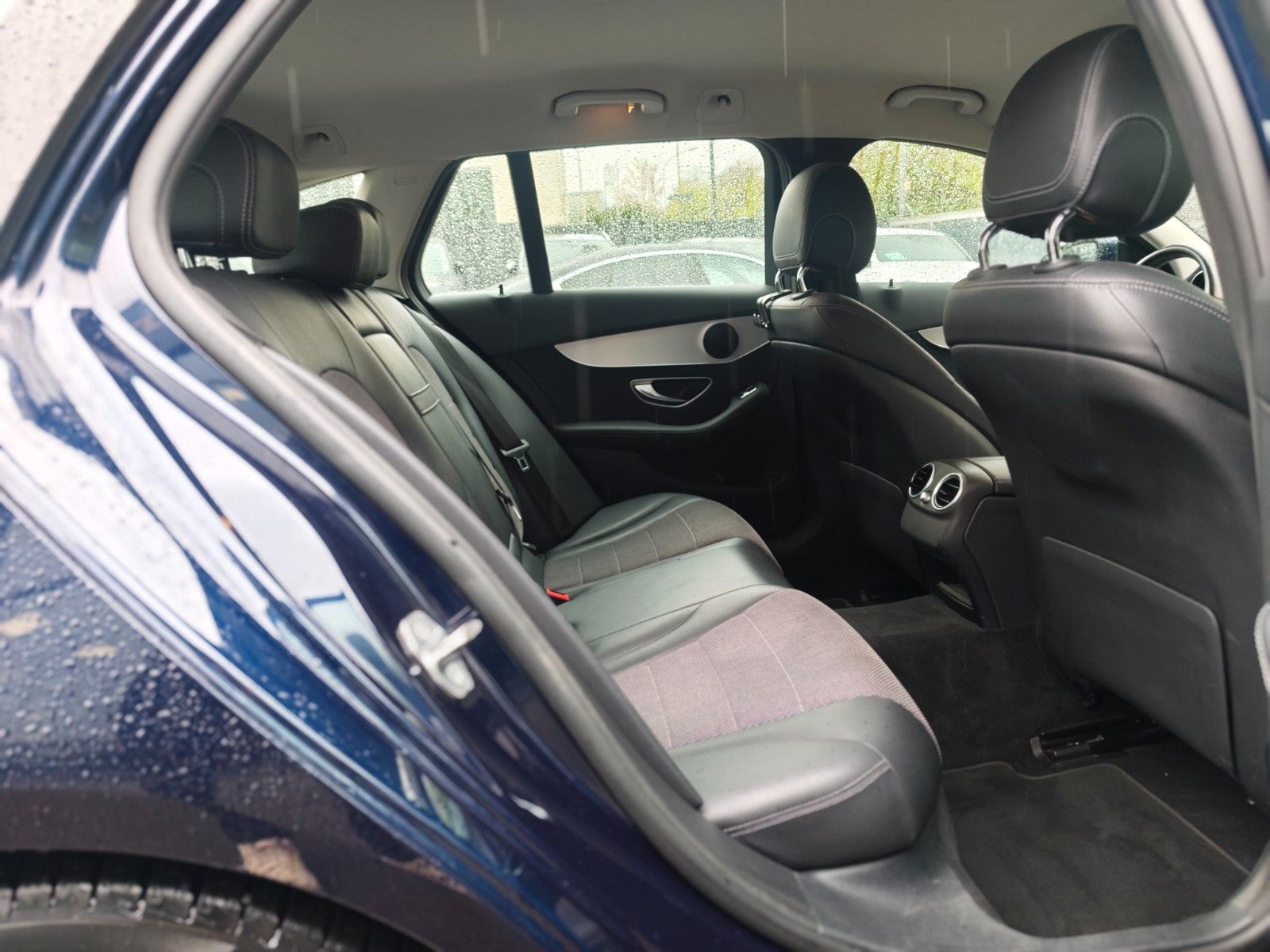 Fahrzeugabbildung Mercedes-Benz C 200 T-MODELL AVANTGARDE *LED*KAM*AHK*FACELIFT*