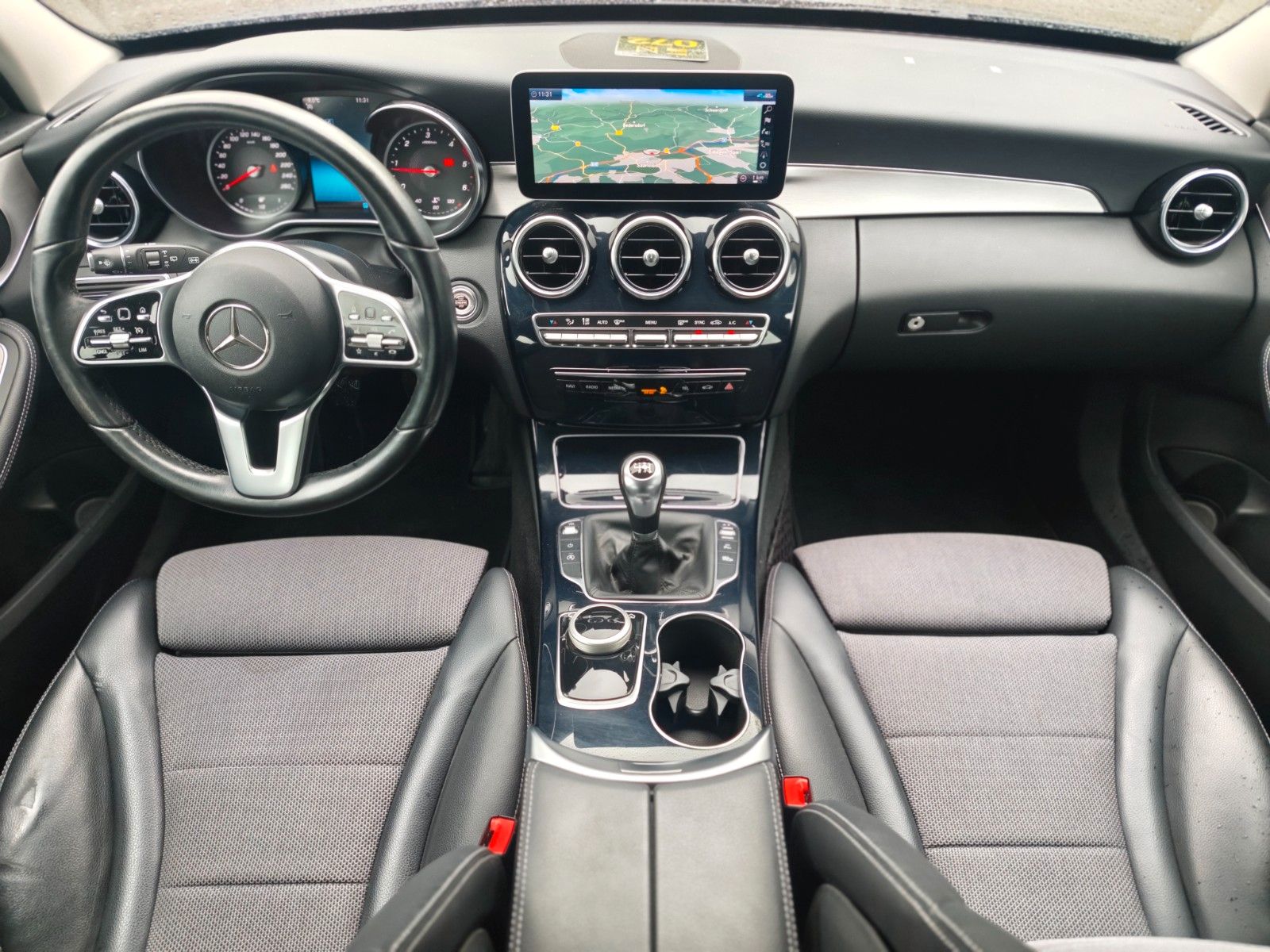 Fahrzeugabbildung Mercedes-Benz C 200 T-MODELL AVANTGARDE *LED*KAM*AHK*FACELIFT*