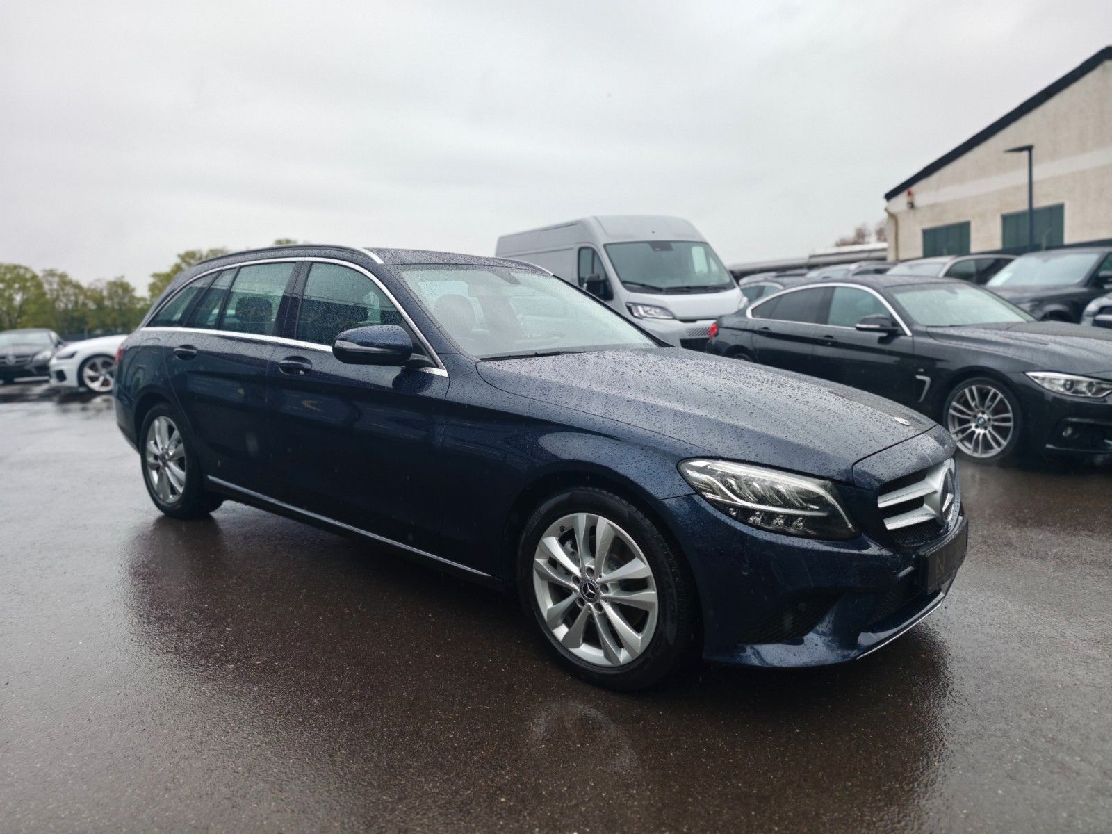 Fahrzeugabbildung Mercedes-Benz C 200 T-MODELL AVANTGARDE *LED*KAM*AHK*FACELIFT*
