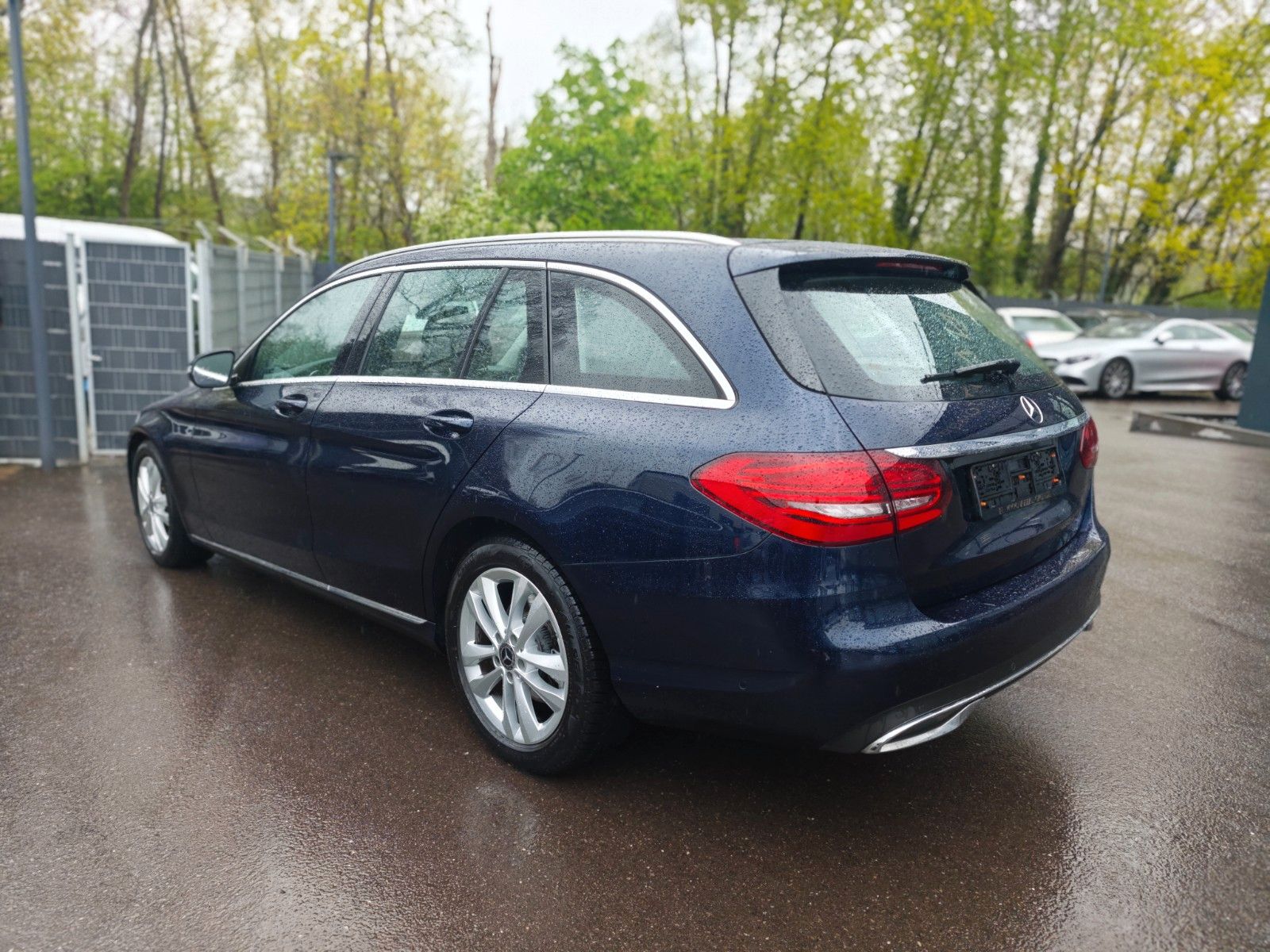 Fahrzeugabbildung Mercedes-Benz C 200 T-MODELL AVANTGARDE *LED*KAM*AHK*FACELIFT*