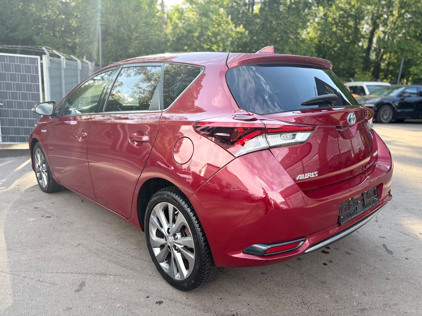 Fahrzeugabbildung Toyota AURIS EDITION-S *AUT*NAVI*LED*SHZ*ALU*TEILLEDER*
