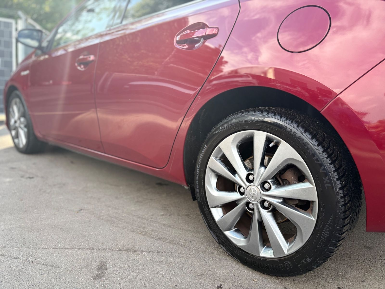 Fahrzeugabbildung Toyota AURIS EDITION-S *AUT*NAVI*LED*SHZ*ALU*TEILLEDER*