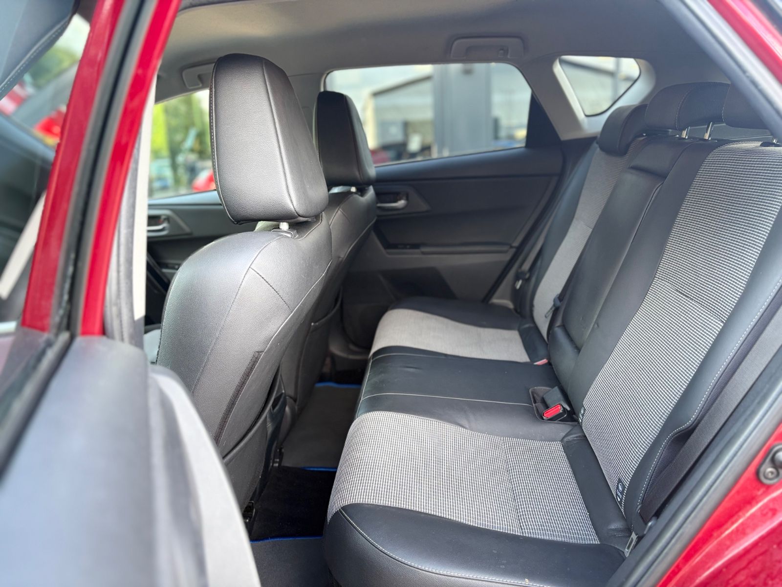 Fahrzeugabbildung Toyota AURIS EDITION-S *AUT*NAVI*LED*SHZ*ALU*TEILLEDER*