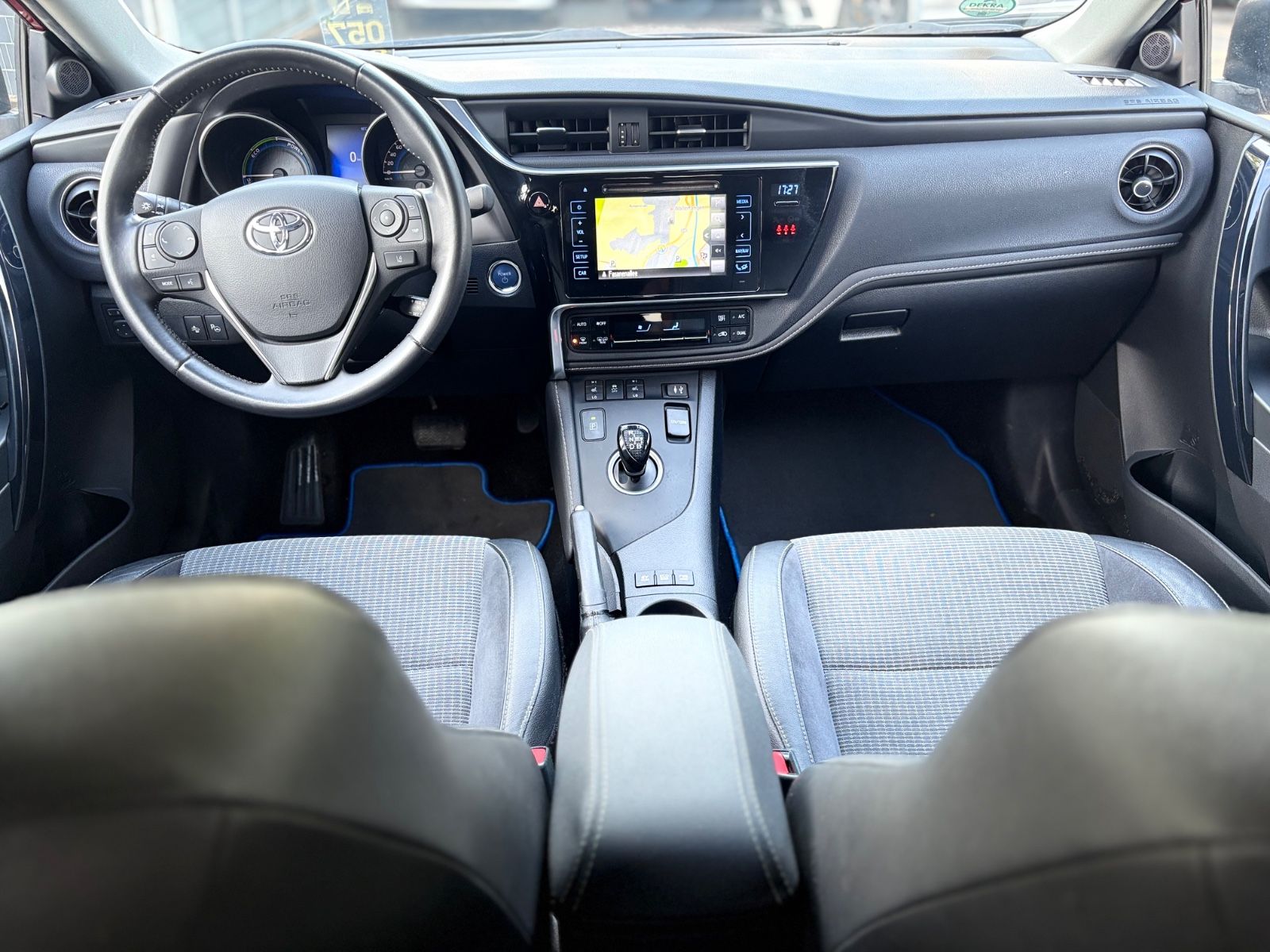 Fahrzeugabbildung Toyota AURIS EDITION-S *AUT*NAVI*LED*SHZ*ALU*TEILLEDER*