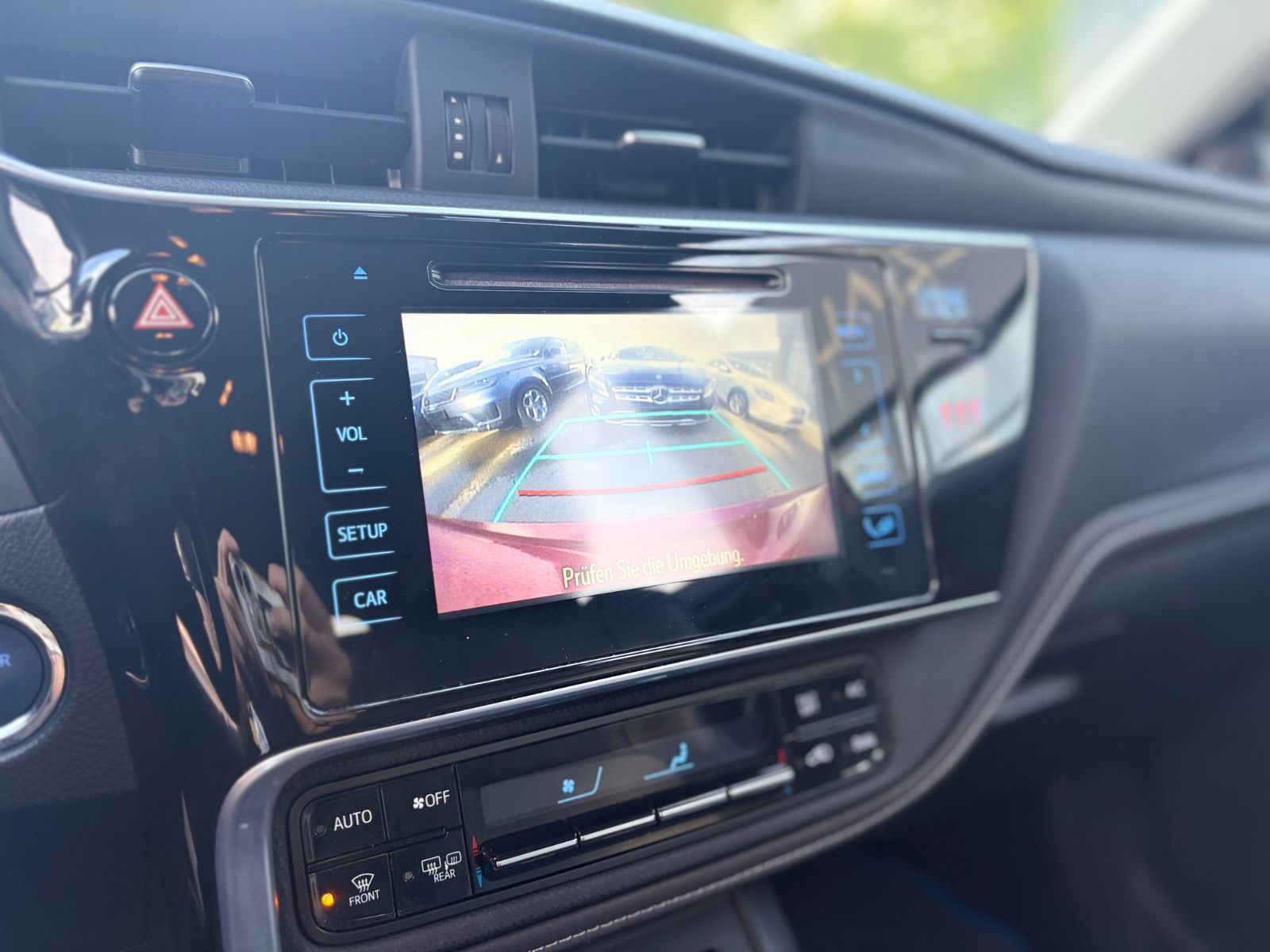 Fahrzeugabbildung Toyota AURIS EDITION-S *AUT*NAVI*LED*SHZ*ALU*TEILLEDER*