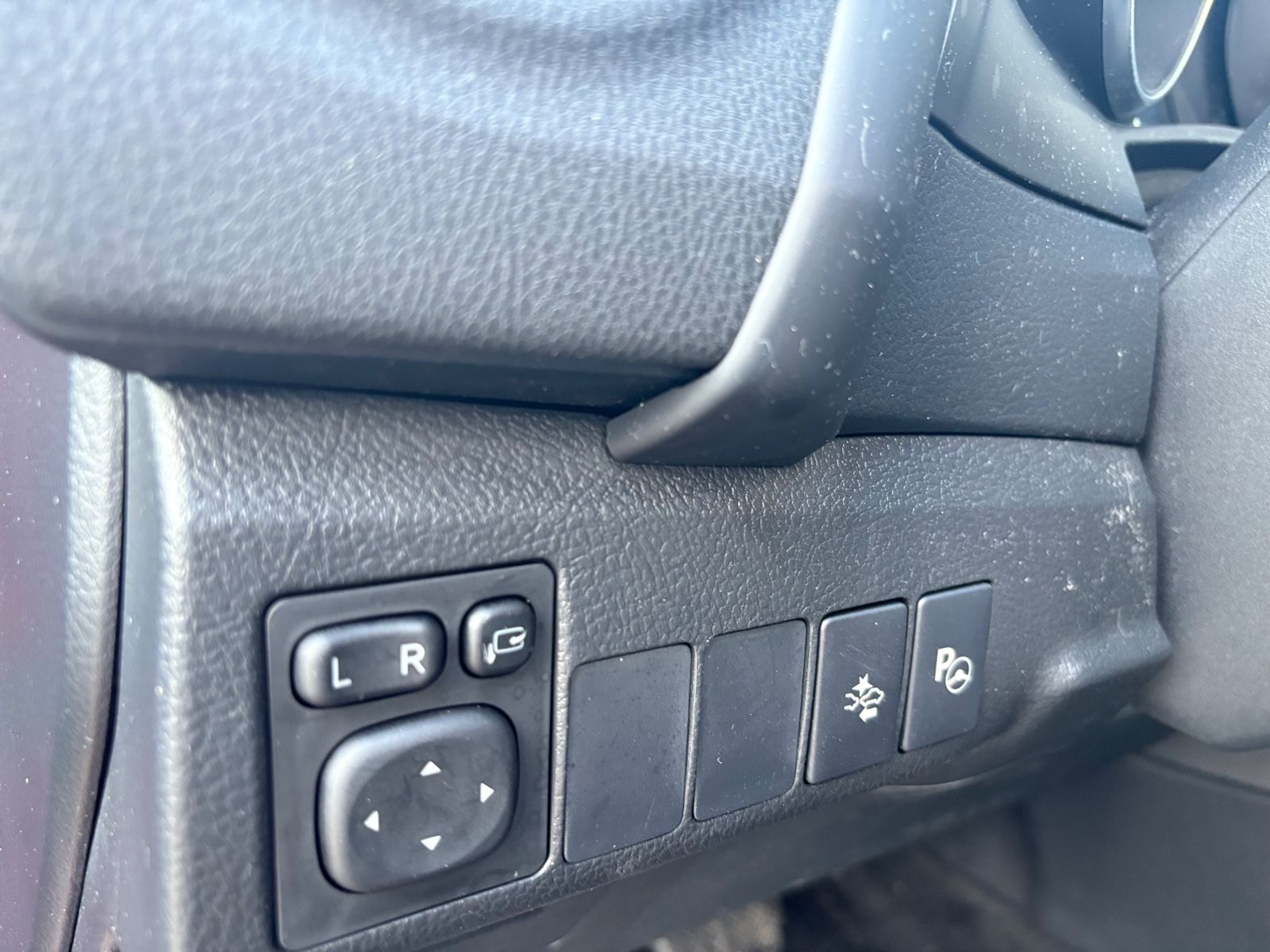 Fahrzeugabbildung Toyota AURIS EDITION-S *AUT*NAVI*LED*SHZ*ALU*TEILLEDER*