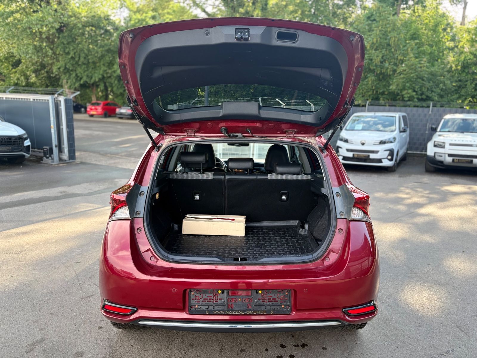 Fahrzeugabbildung Toyota AURIS EDITION-S *AUT*NAVI*LED*SHZ*ALU*TEILLEDER*