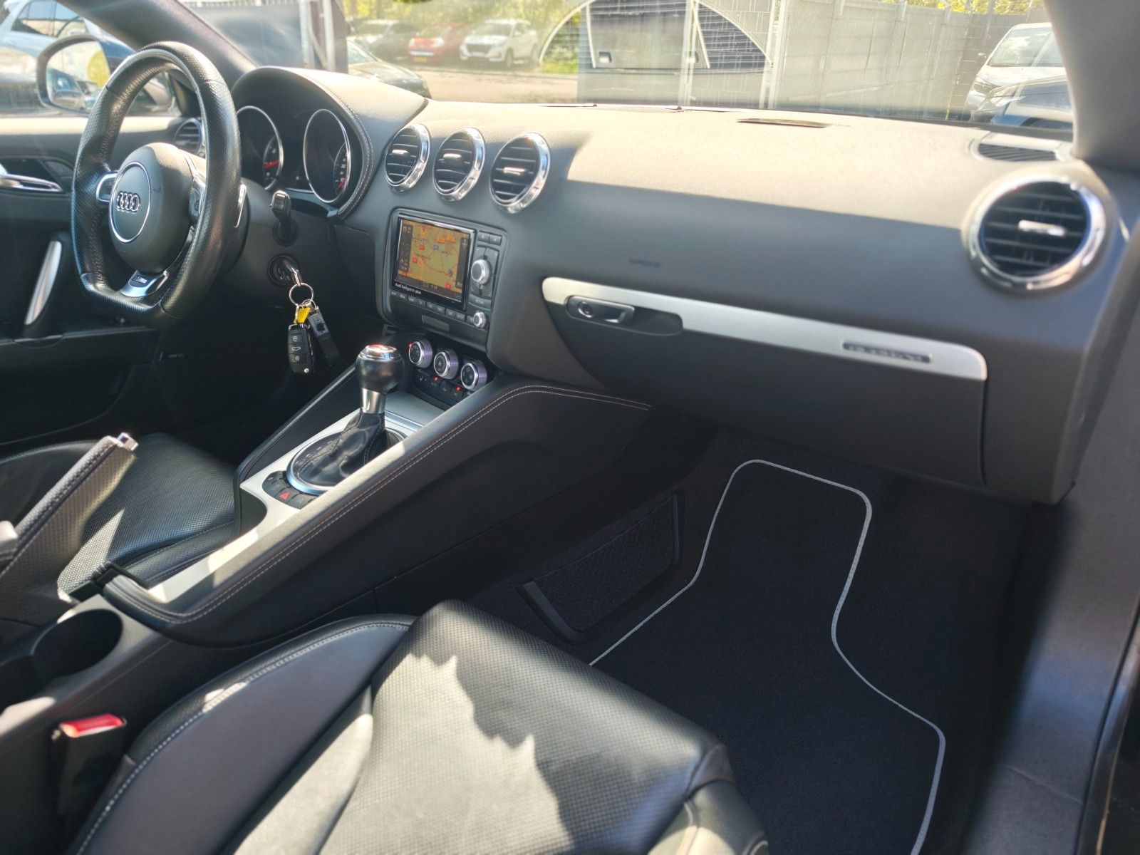 Fahrzeugabbildung Audi TT RS COUPE AUT.*NAVI*LEDER*LED*2.HAND*BOSE*