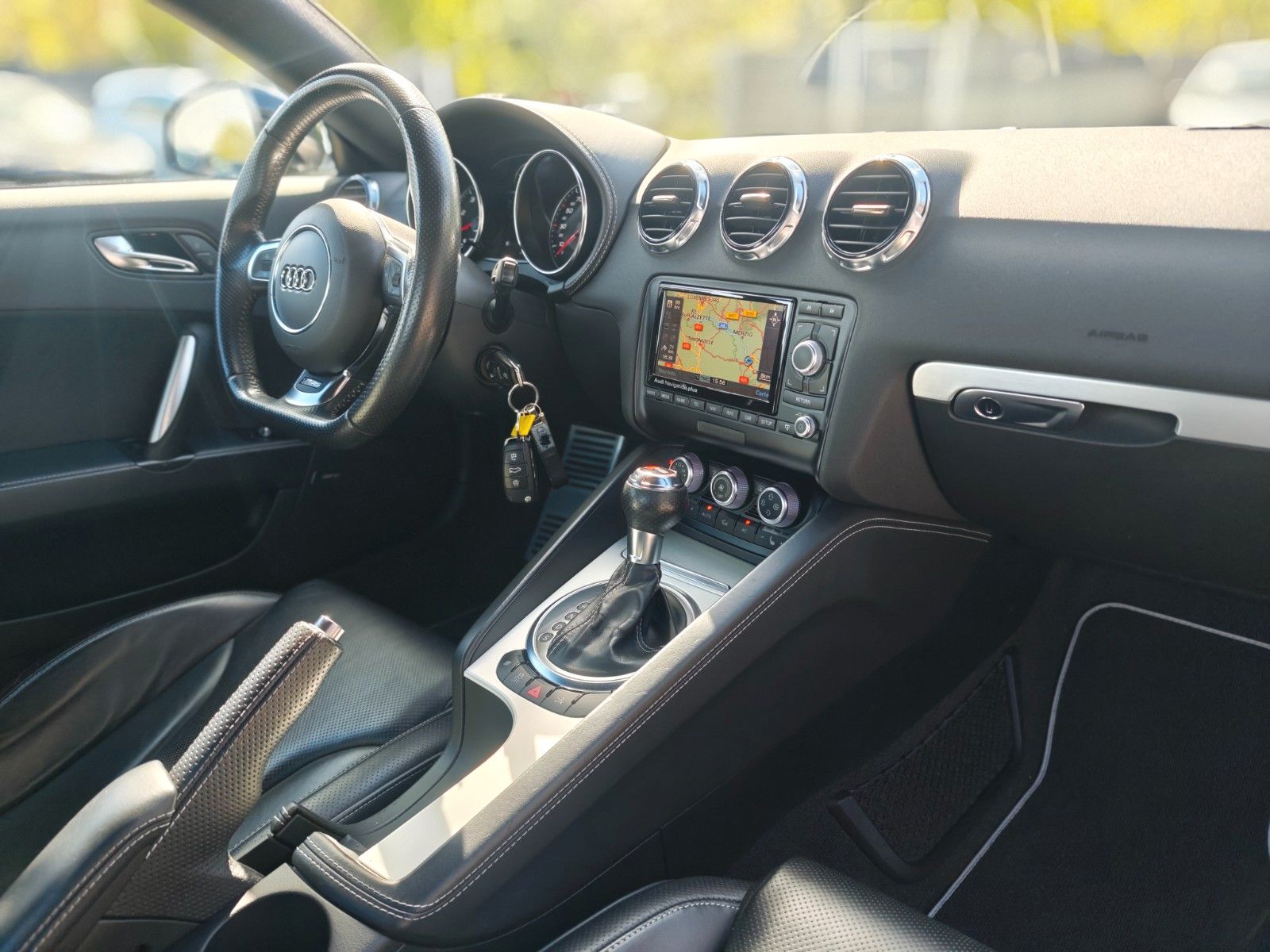 Fahrzeugabbildung Audi TT RS COUPE AUT.*NAVI*LEDER*LED*2.HAND*BOSE*