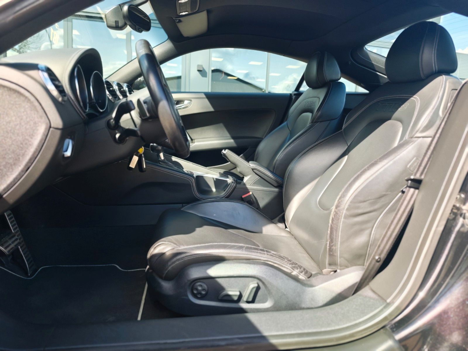 Fahrzeugabbildung Audi TT RS COUPE AUT.*NAVI*LEDER*LED*2.HAND*BOSE*