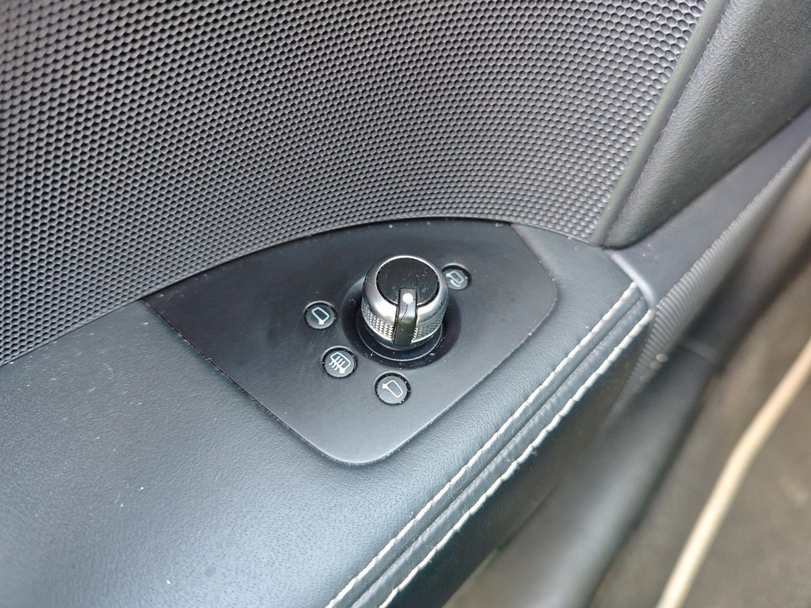 Fahrzeugabbildung Audi TT RS COUPE AUT.*NAVI*LEDER*LED*2.HAND*BOSE*