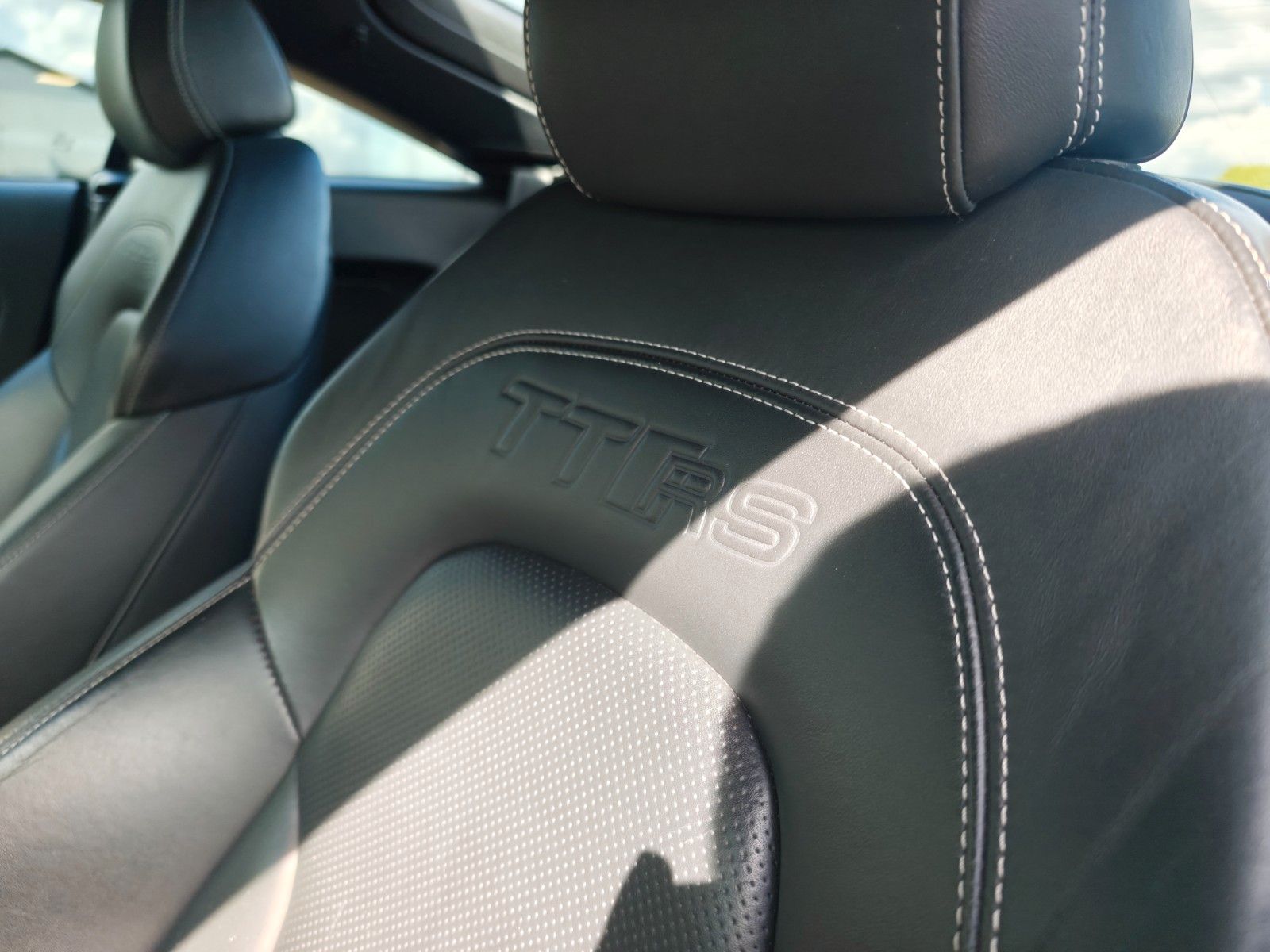 Fahrzeugabbildung Audi TT RS COUPE AUT.*NAVI*LEDER*LED*2.HAND*BOSE*