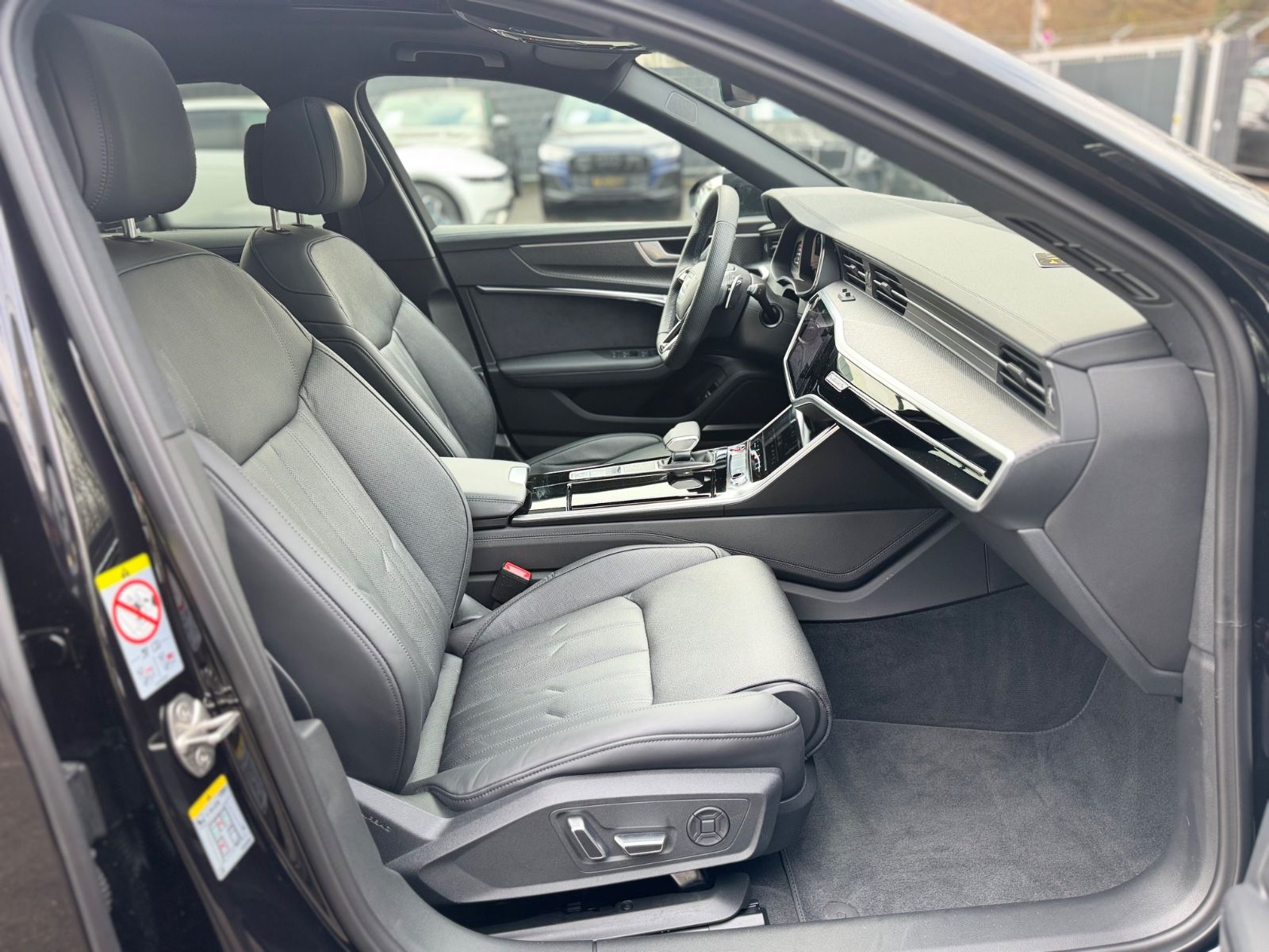 Fahrzeugabbildung Audi RS6 AVANT QUATTRO PERFORMANCE*22.Z*CARBON*AHK*