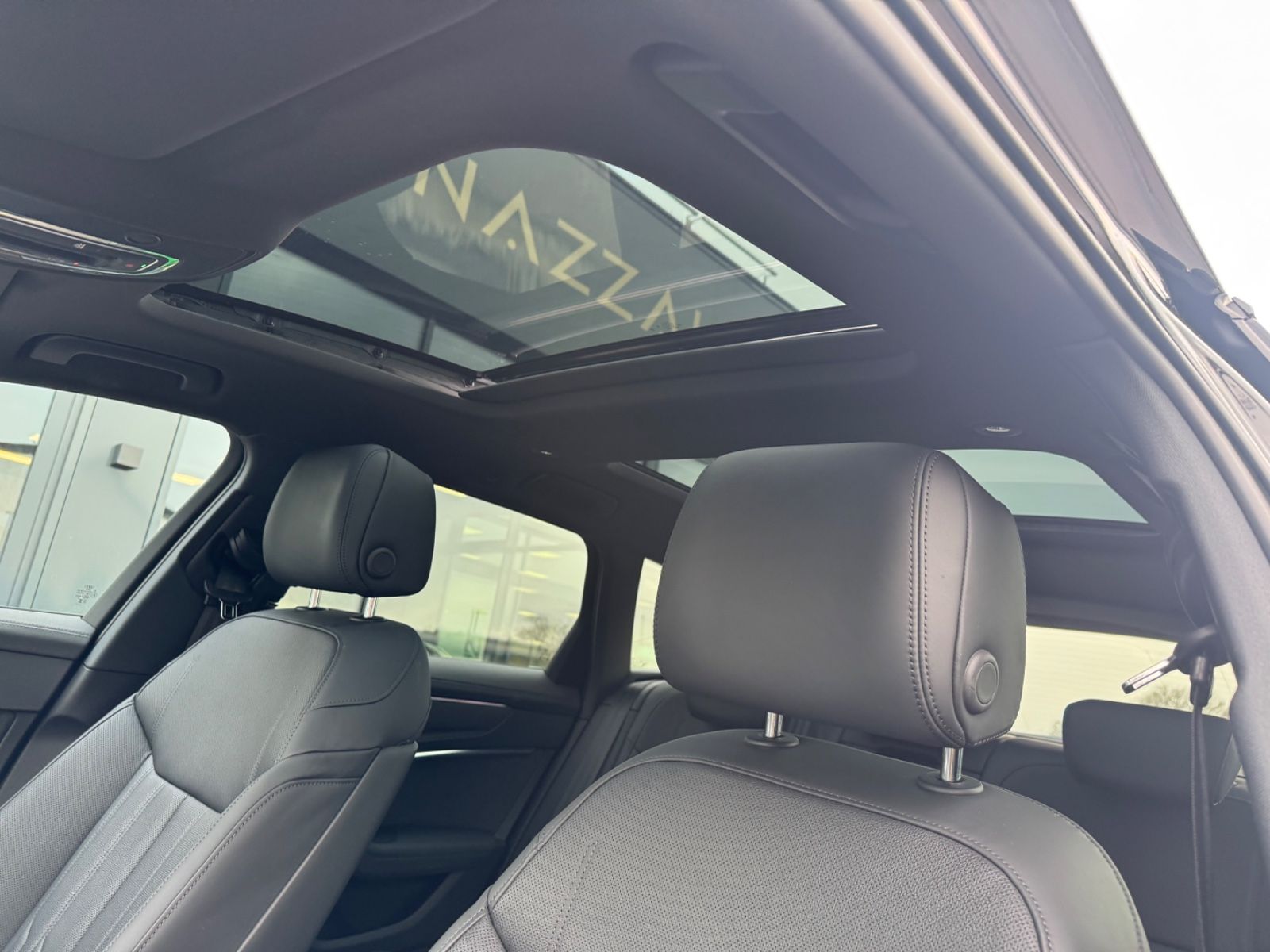 Fahrzeugabbildung Audi RS6 AVANT QUATTRO PERFORMANCE*22.Z*CARBON*AHK*