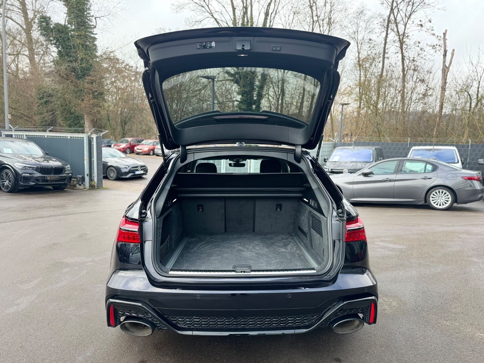 Fahrzeugabbildung Audi RS6 AVANT QUATTRO PERFORMANCE*22.Z*CARBON*AHK*