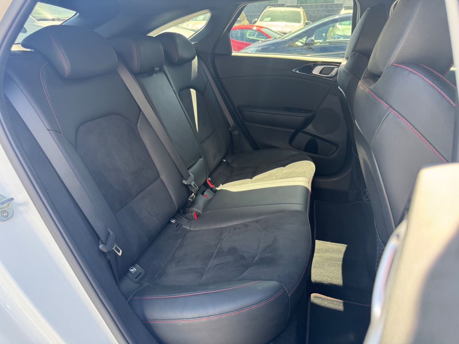 Fahrzeugabbildung Kia PRO CEE´D GT*AUT.*ALCANTARA*NAVI*R-KAMERA*