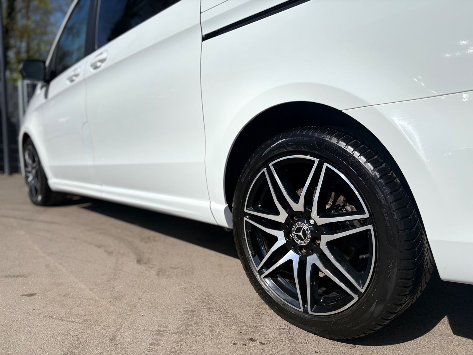 Fahrzeugabbildung Mercedes-Benz V 250 D LANG *MARCO POLO*AMG LINE*LEDER*STANDH*