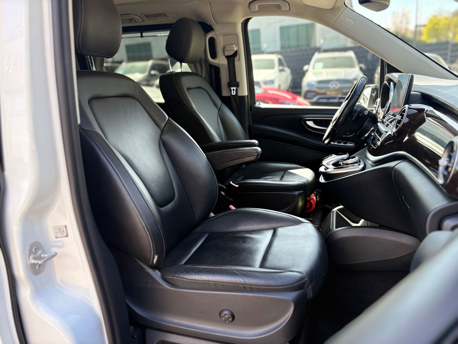 Fahrzeugabbildung Mercedes-Benz V 250 D LANG *MARCO POLO*AMG LINE*LEDER*STANDH*