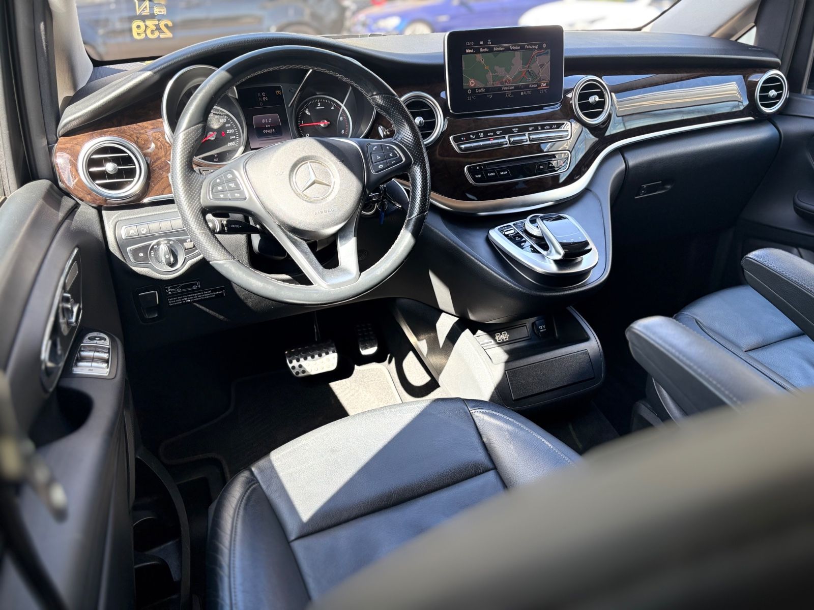 Fahrzeugabbildung Mercedes-Benz V 250 D LANG *MARCO POLO*AMG LINE*LEDER*STANDH*