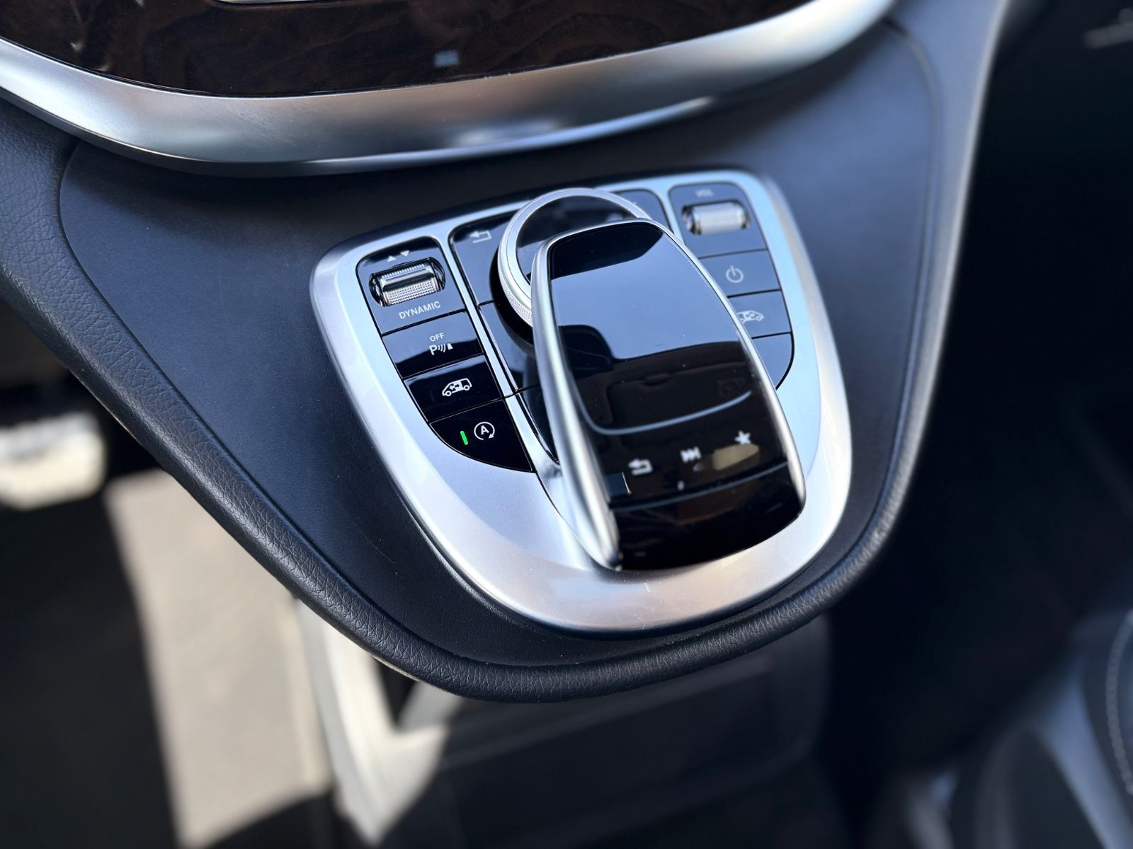 Fahrzeugabbildung Mercedes-Benz V 250 D LANG *MARCO POLO*AMG LINE*LEDER*STANDH*