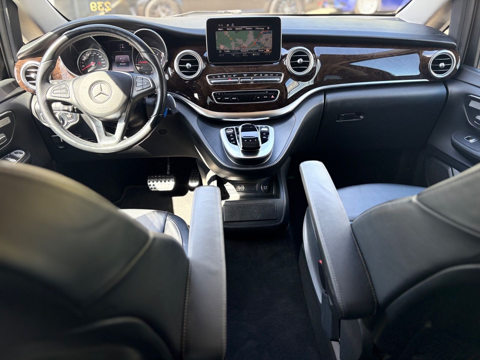 Fahrzeugabbildung Mercedes-Benz V 250 D LANG *MARCO POLO*AMG LINE*LEDER*STANDH*