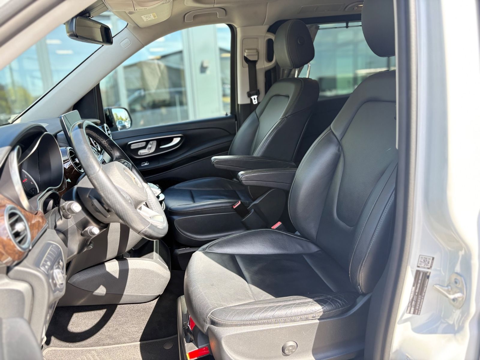 Fahrzeugabbildung Mercedes-Benz V 250 D LANG *MARCO POLO*AMG LINE*LEDER*STANDH*