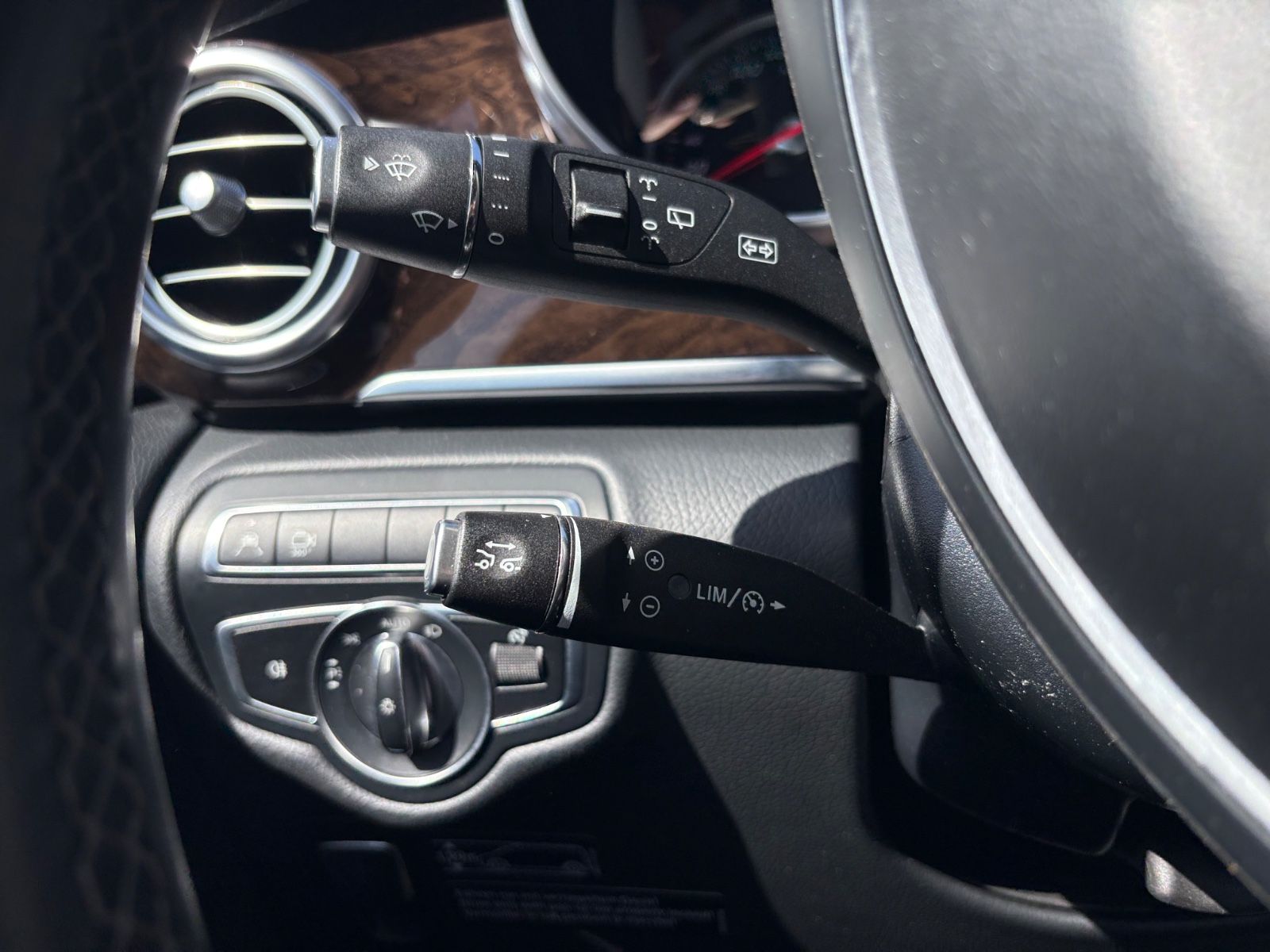 Fahrzeugabbildung Mercedes-Benz V 250 D LANG *MARCO POLO*AMG LINE*LEDER*STANDH*