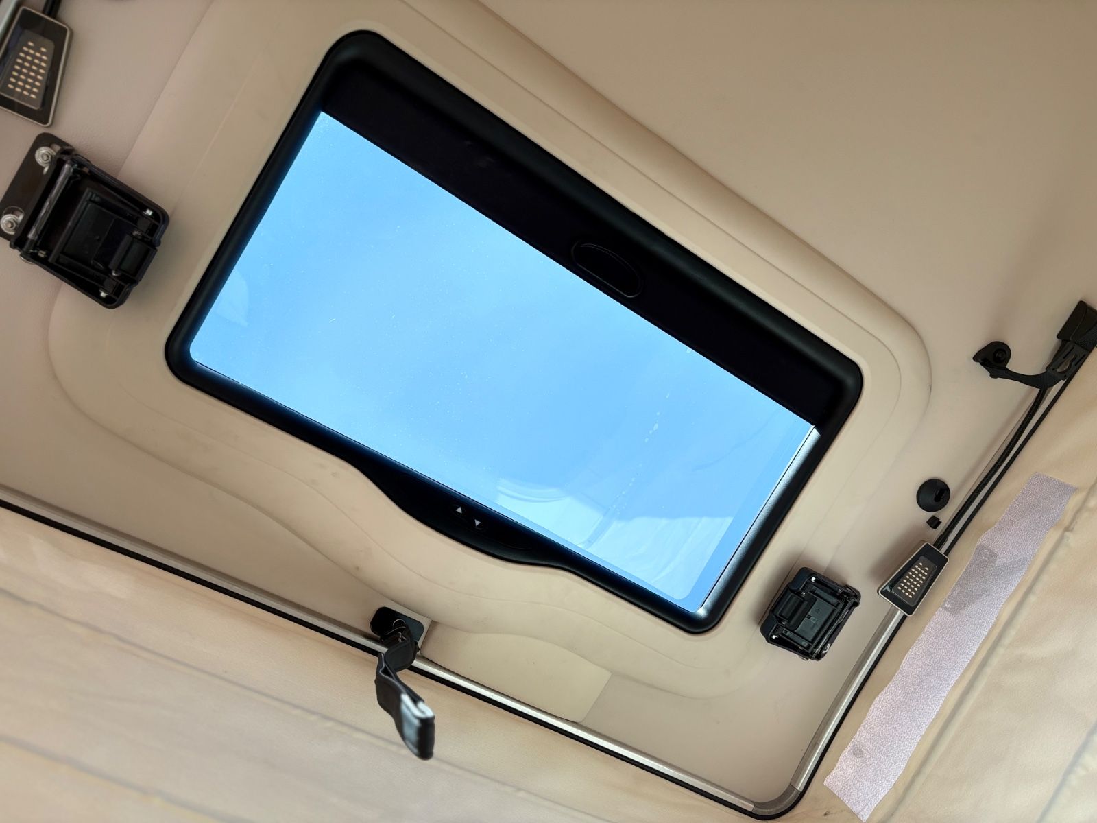 Fahrzeugabbildung Mercedes-Benz V 250 D LANG *MARCO POLO*AMG LINE*LEDER*STANDH*