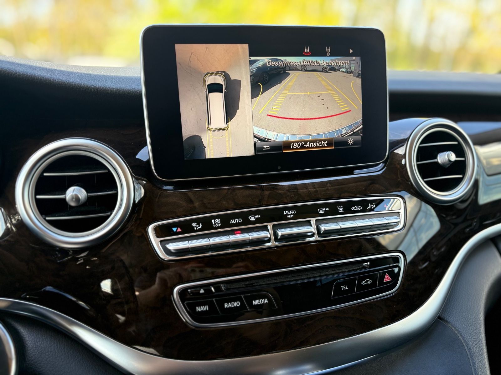 Fahrzeugabbildung Mercedes-Benz V 250 D LANG *MARCO POLO*AMG LINE*LEDER*STANDH*