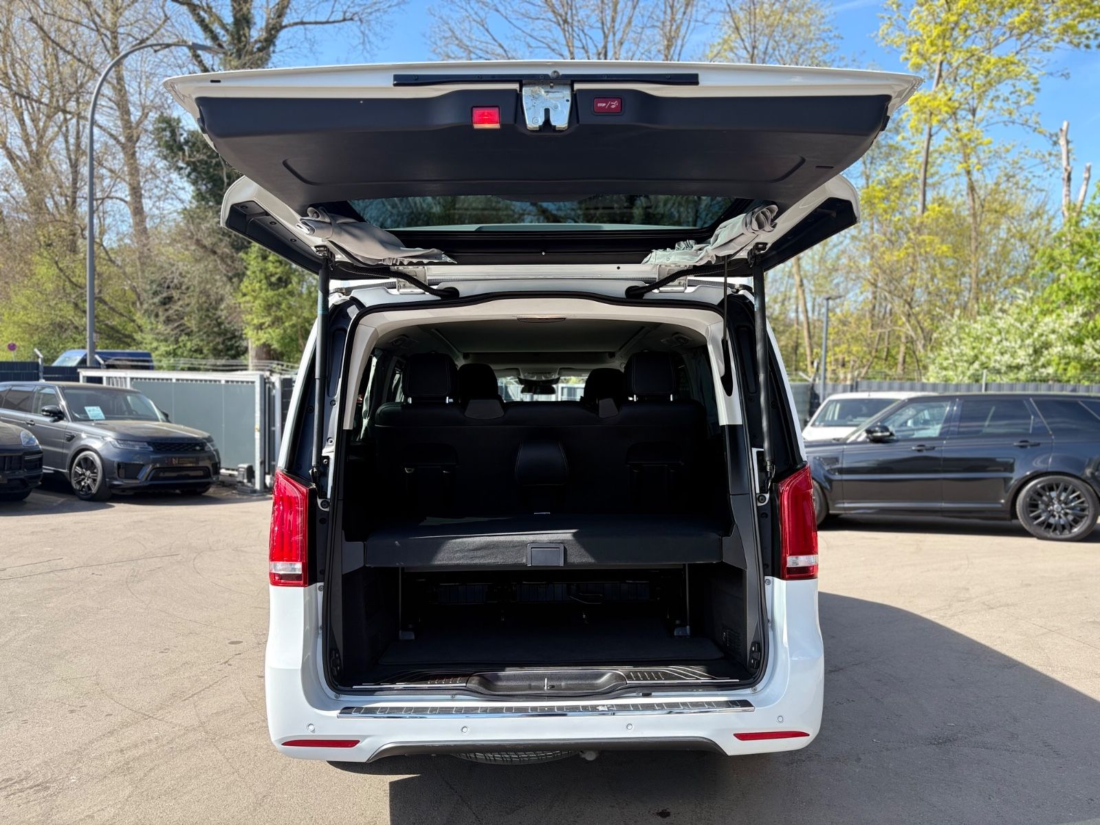 Fahrzeugabbildung Mercedes-Benz V 250 D LANG *MARCO POLO*AMG LINE*LEDER*STANDH*