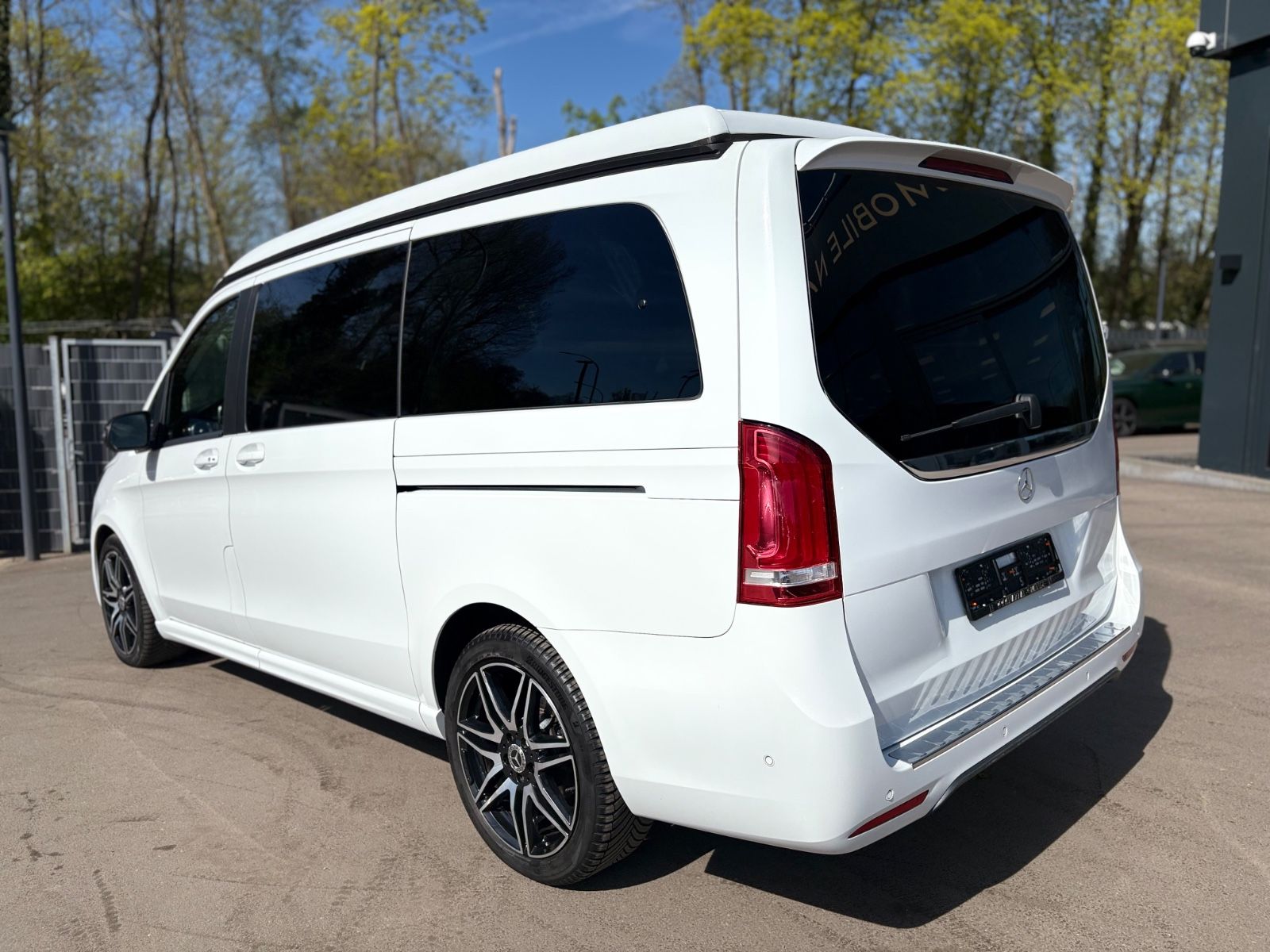 Fahrzeugabbildung Mercedes-Benz V 250 D LANG *MARCO POLO*AMG LINE*LEDER*STANDH*
