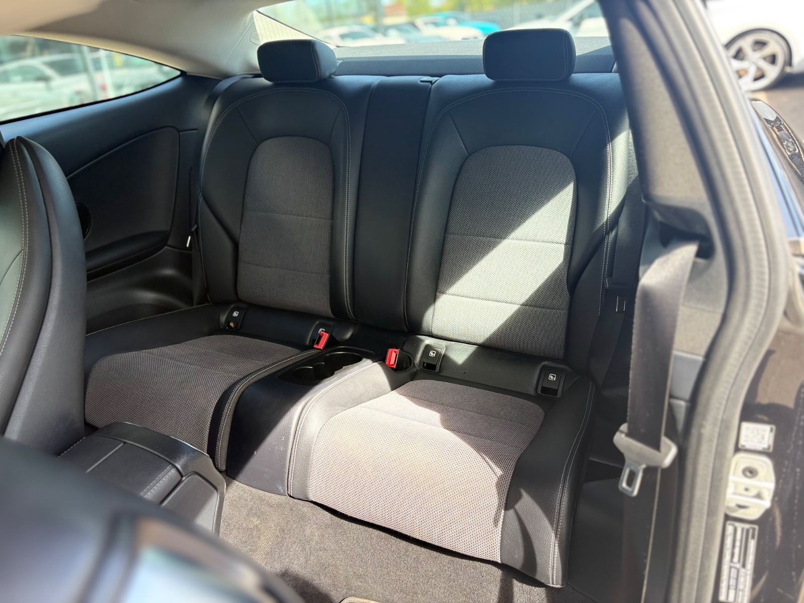 Fahrzeugabbildung Mercedes-Benz C 200 Coupe *NAVI*TEILLEDER*PDC*