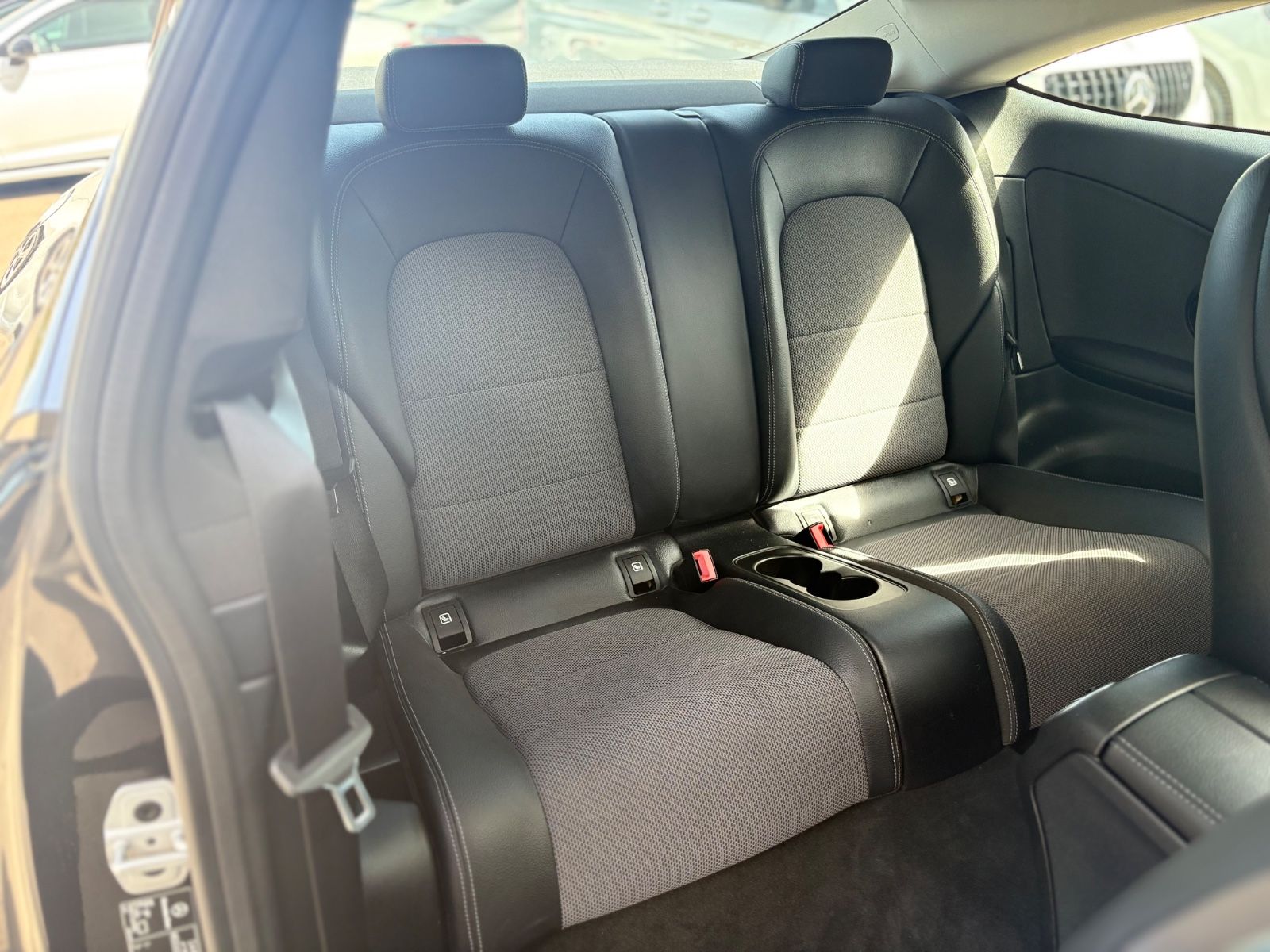 Fahrzeugabbildung Mercedes-Benz C 200 Coupe *NAVI*TEILLEDER*PDC*