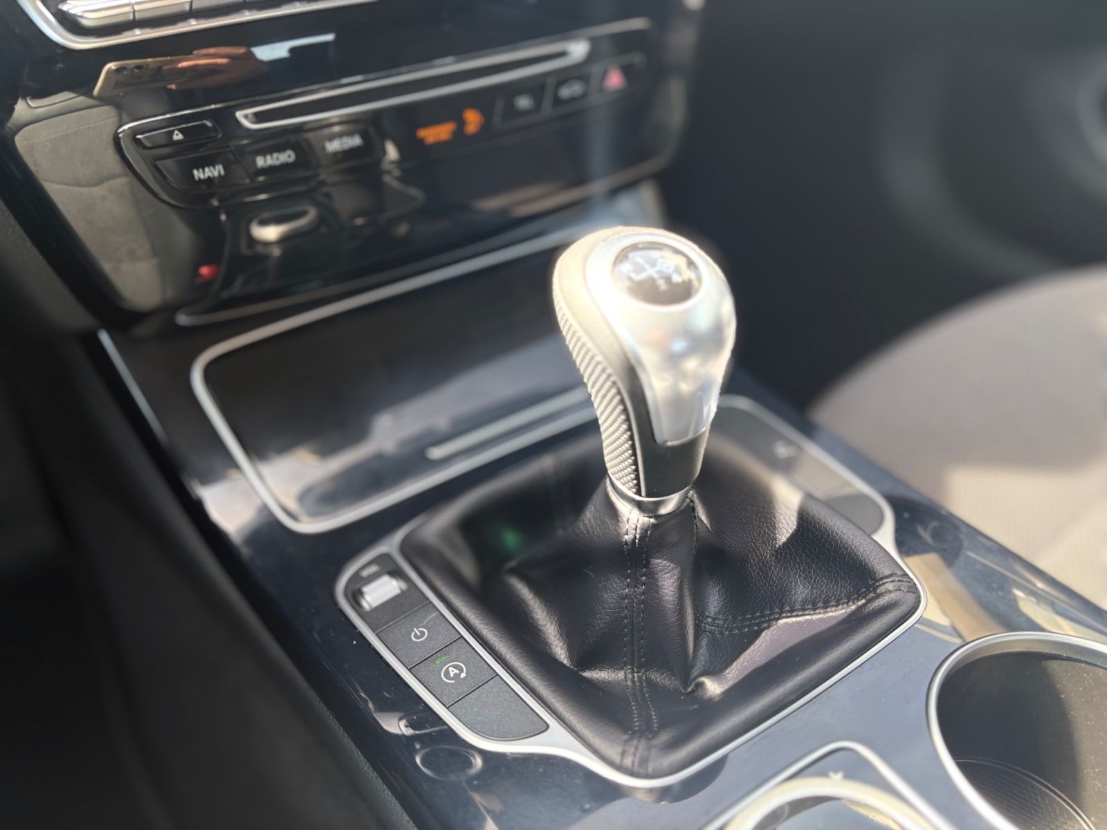 Fahrzeugabbildung Mercedes-Benz C 200 Coupe *NAVI*TEILLEDER*PDC*