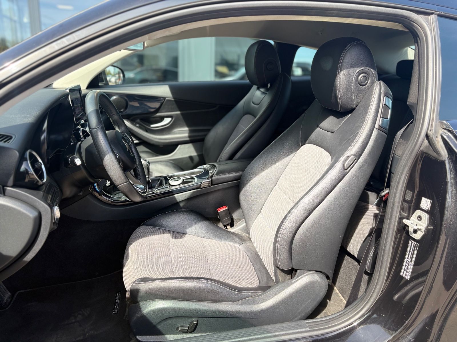 Fahrzeugabbildung Mercedes-Benz C 200 Coupe *NAVI*TEILLEDER*PDC*