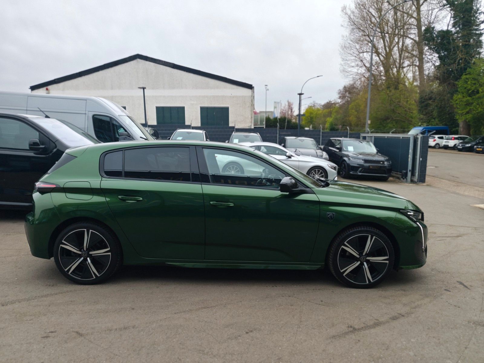 Fahrzeugabbildung Peugeot 308 GT*GT*SOUNDSYSTEM*NAVI*SHZ*KLIMAAUTO*