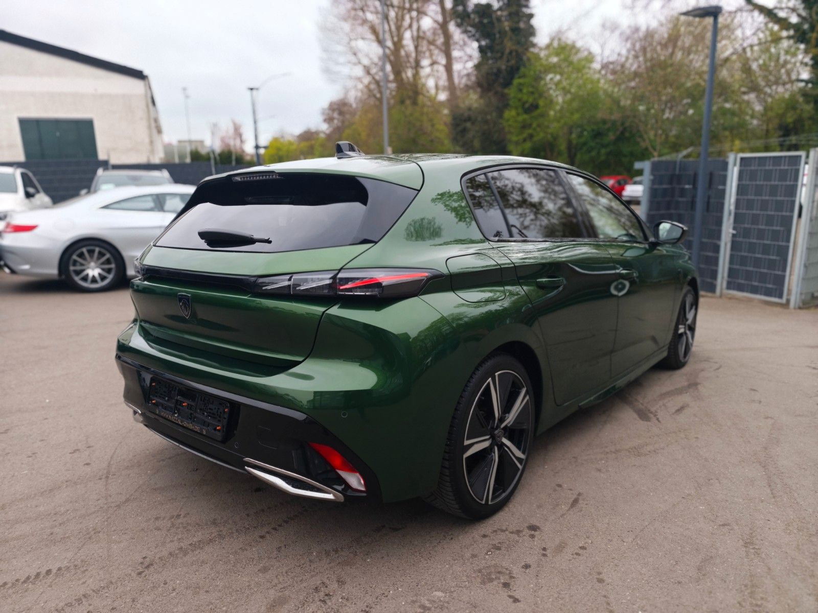 Fahrzeugabbildung Peugeot 308 GT*GT*SOUNDSYSTEM*NAVI*SHZ*KLIMAAUTO*