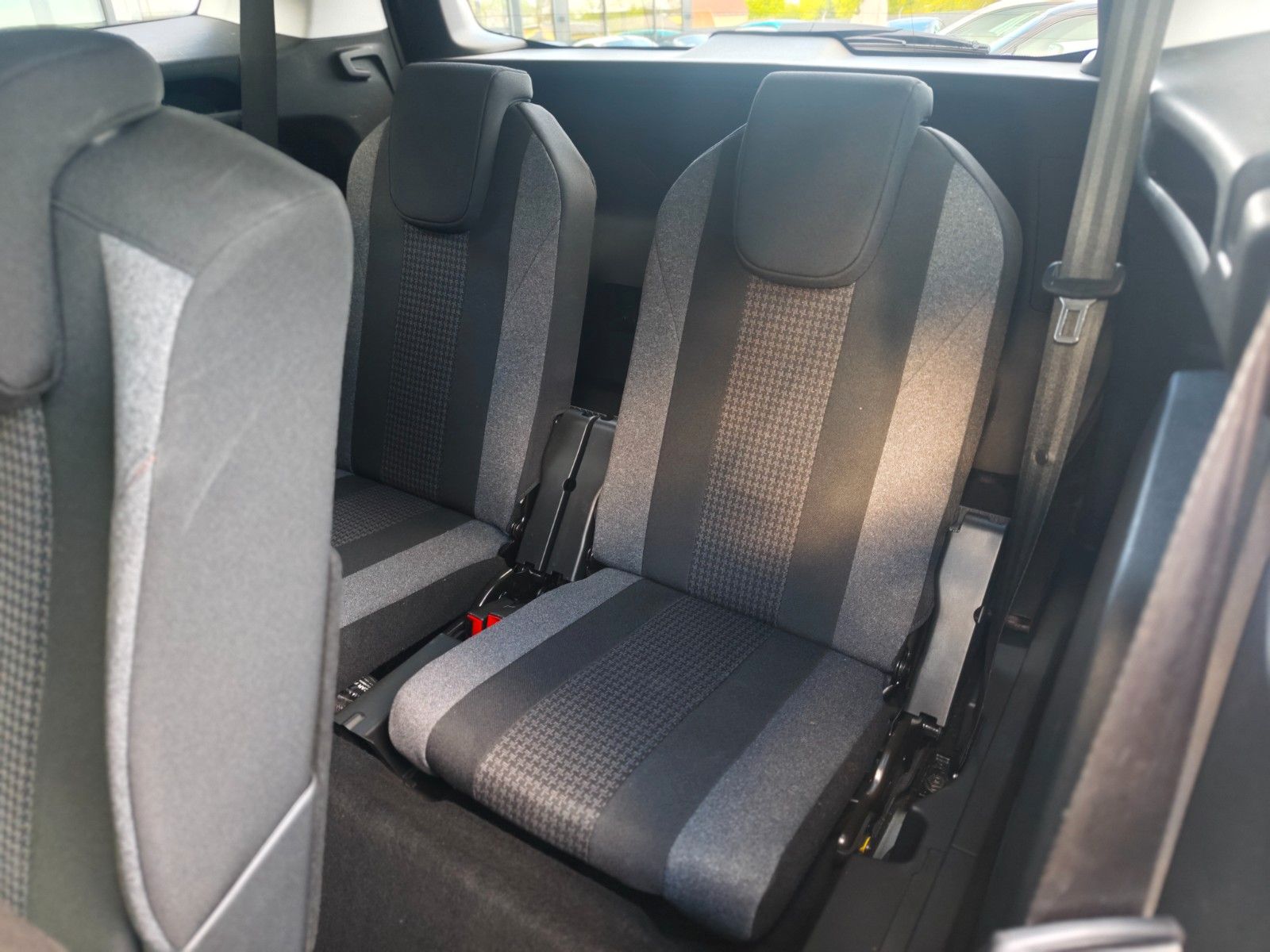 Fahrzeugabbildung Peugeot 5008*7 SITZER*AUTOMATIK*VIRTUELL*PACK ASSIST*2.H