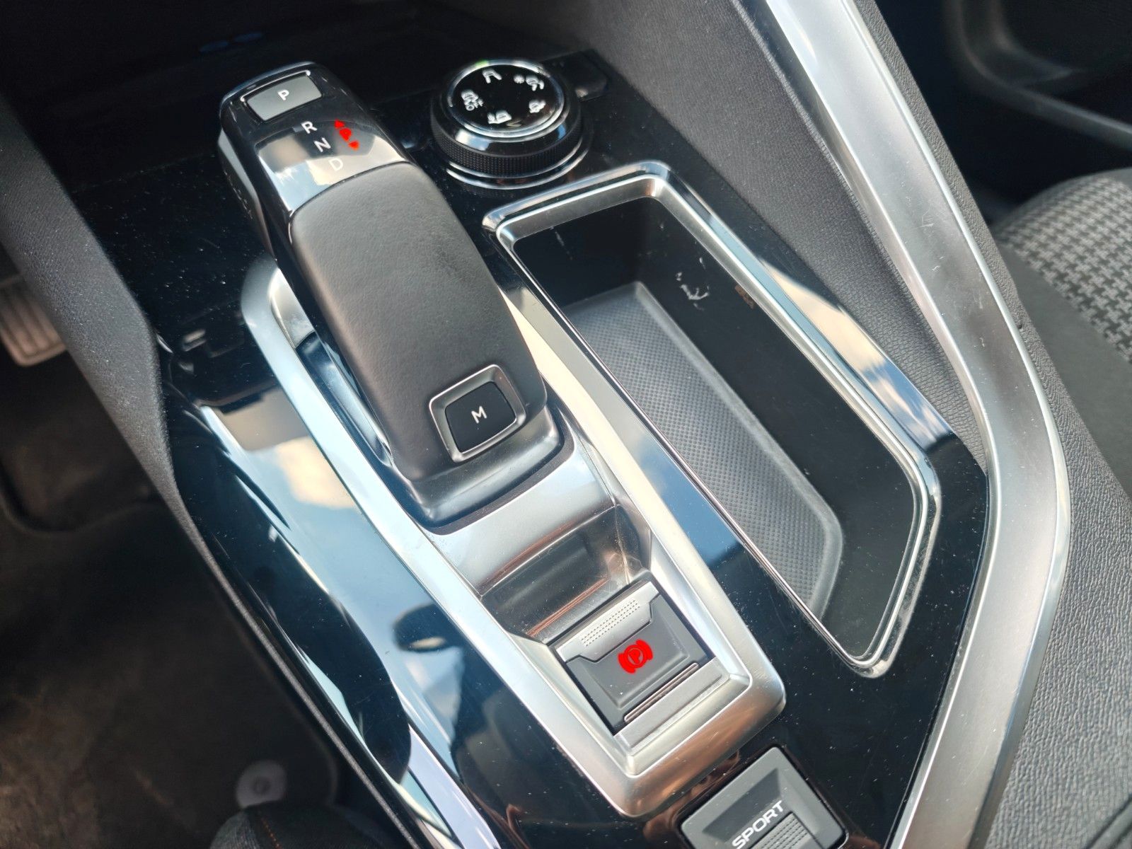 Fahrzeugabbildung Peugeot 5008*7 SITZER*AUTOMATIK*VIRTUELL*PACK ASSIST*2.H