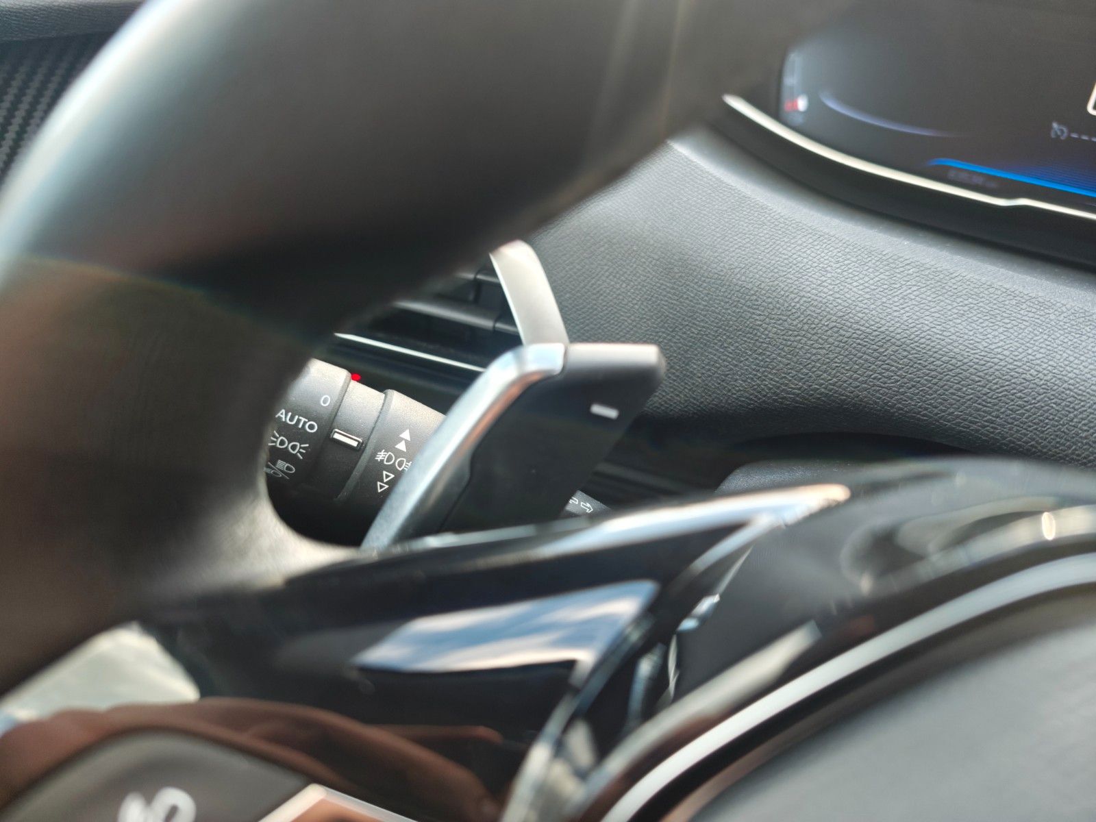 Fahrzeugabbildung Peugeot 5008*7 SITZER*AUTOMATIK*VIRTUELL*PACK ASSIST*2.H