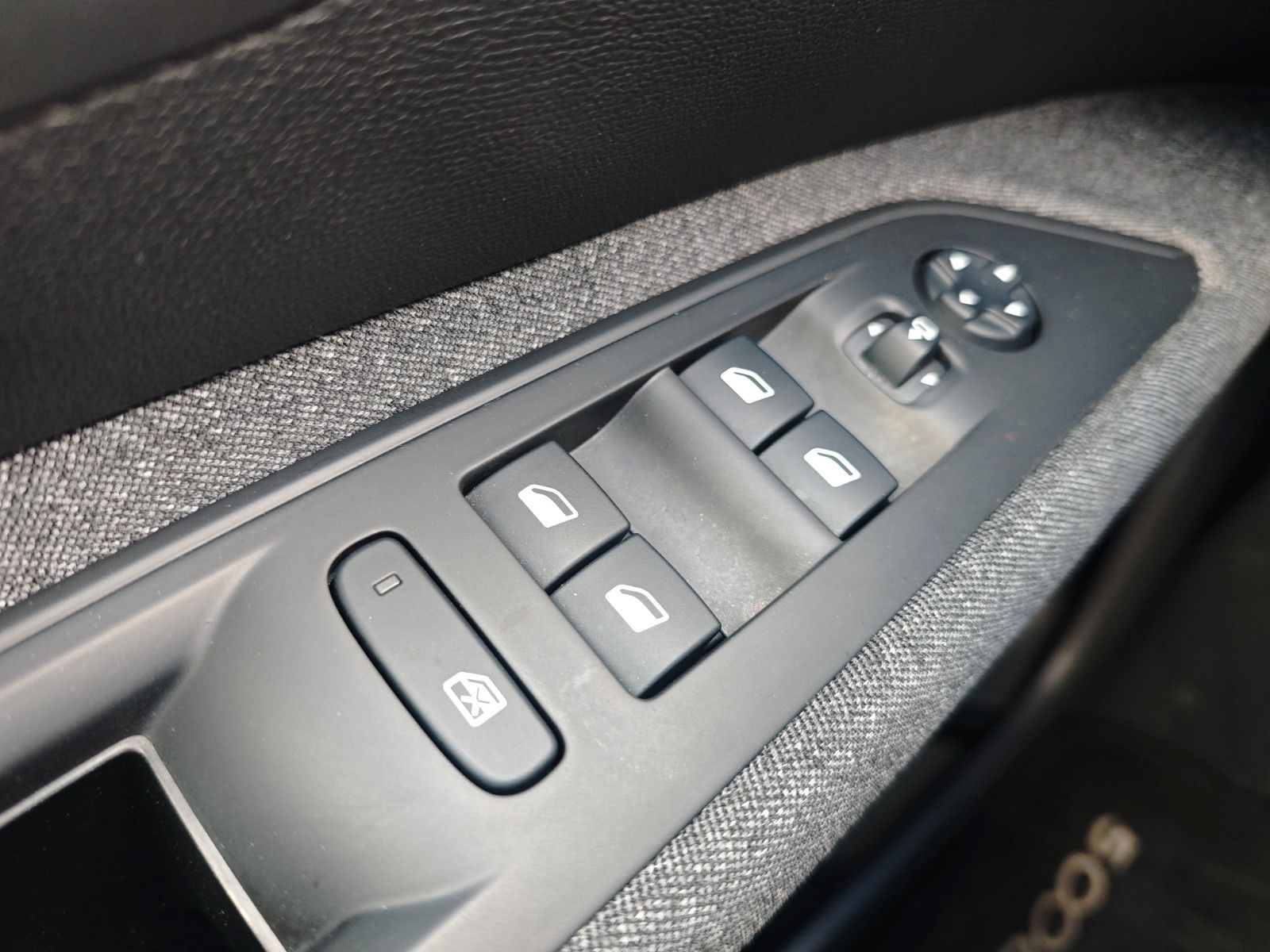 Fahrzeugabbildung Peugeot 5008*7 SITZER*AUTOMATIK*VIRTUELL*PACK ASSIST*2.H